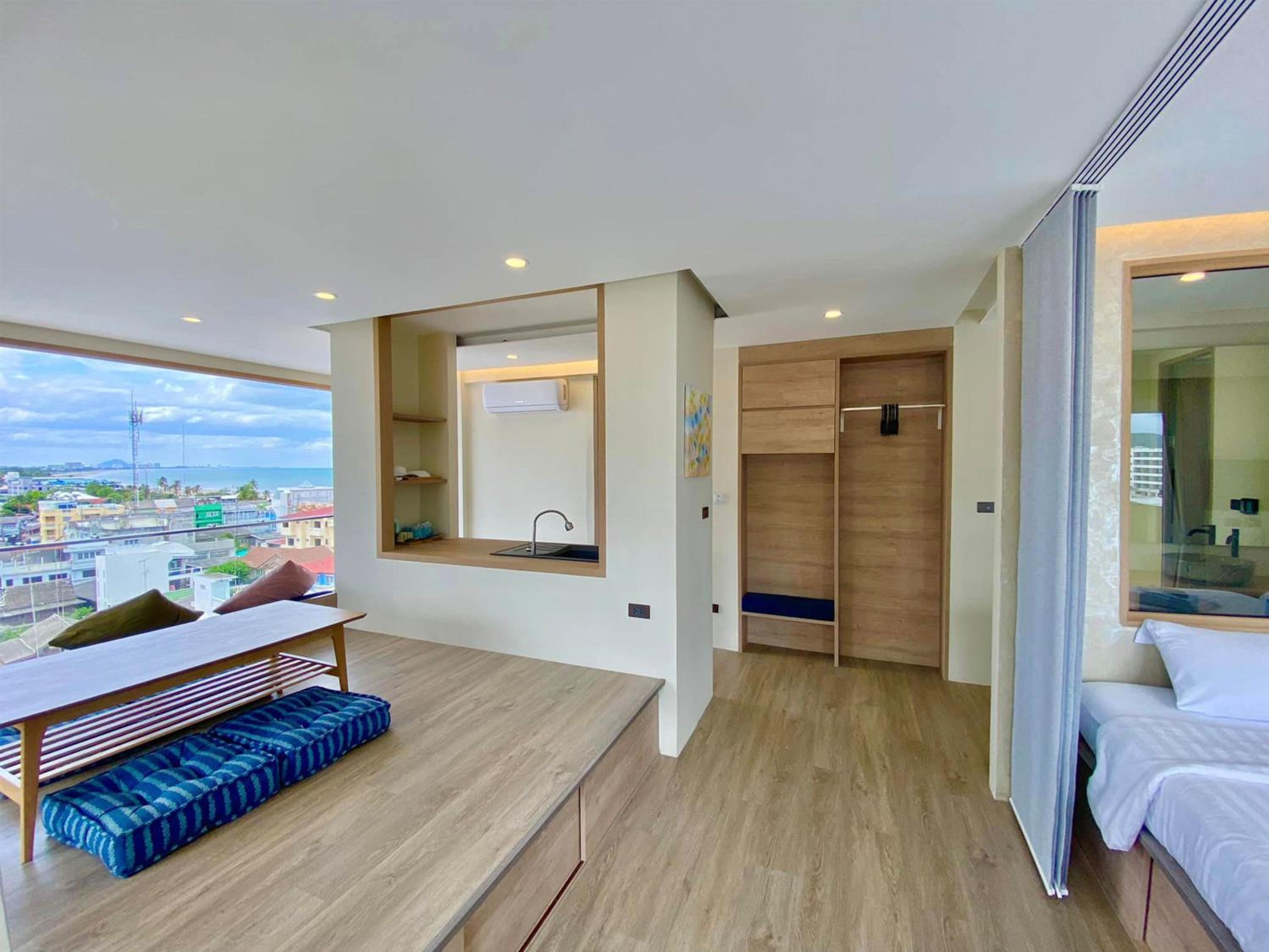 Family Room with Sea View