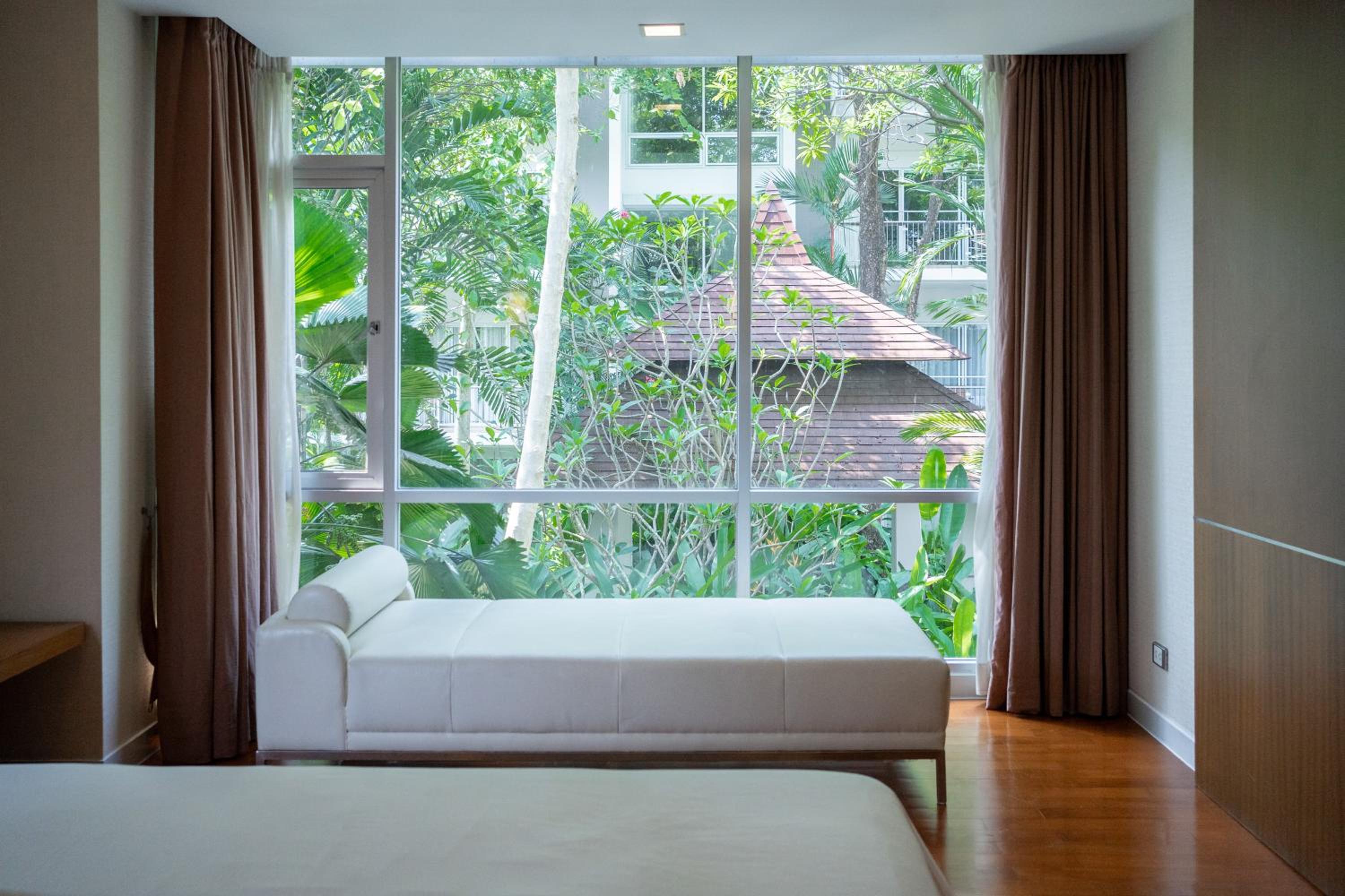 Deluxe 1 Bedroom Suite