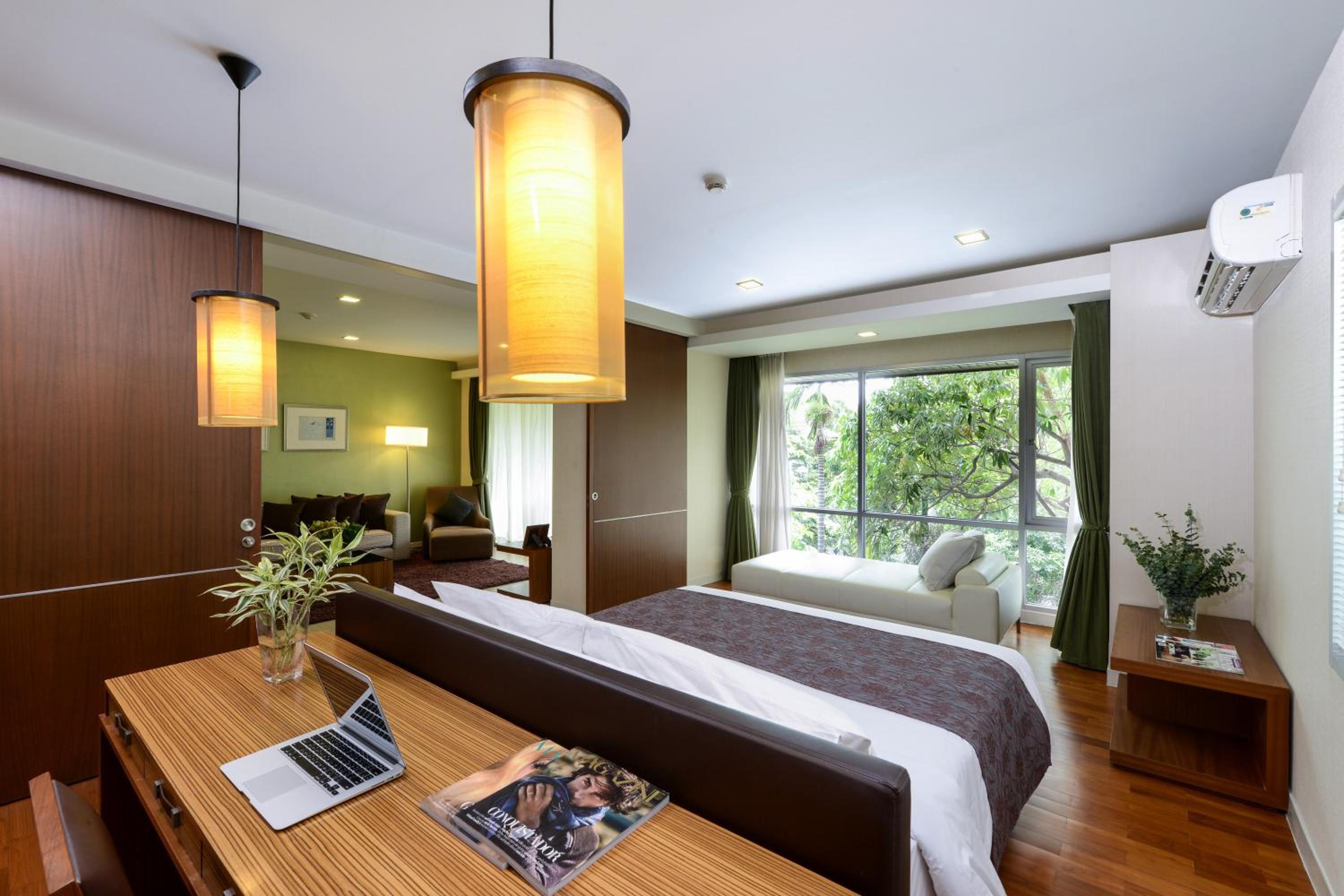 Deluxe 1 Bedroom Suite