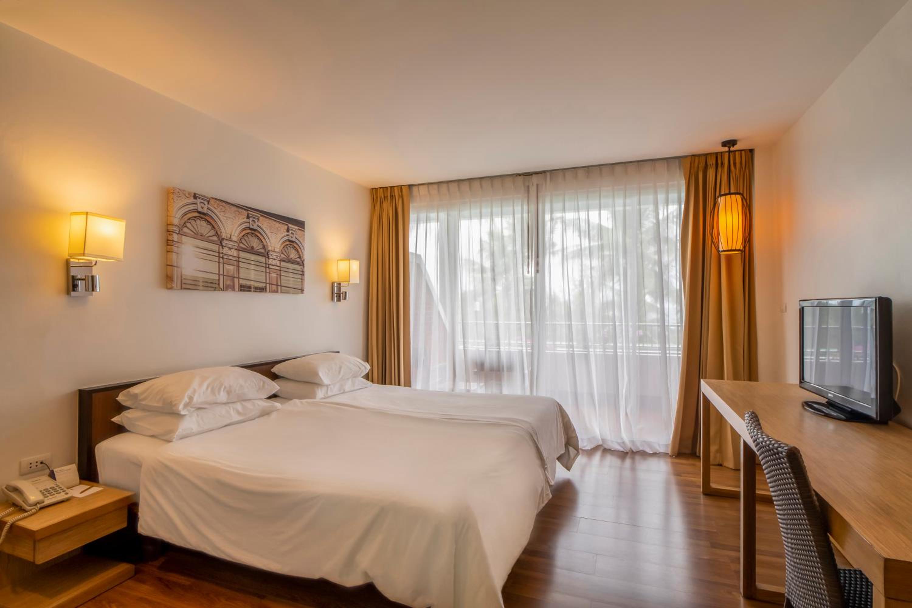 Deluxe King Room