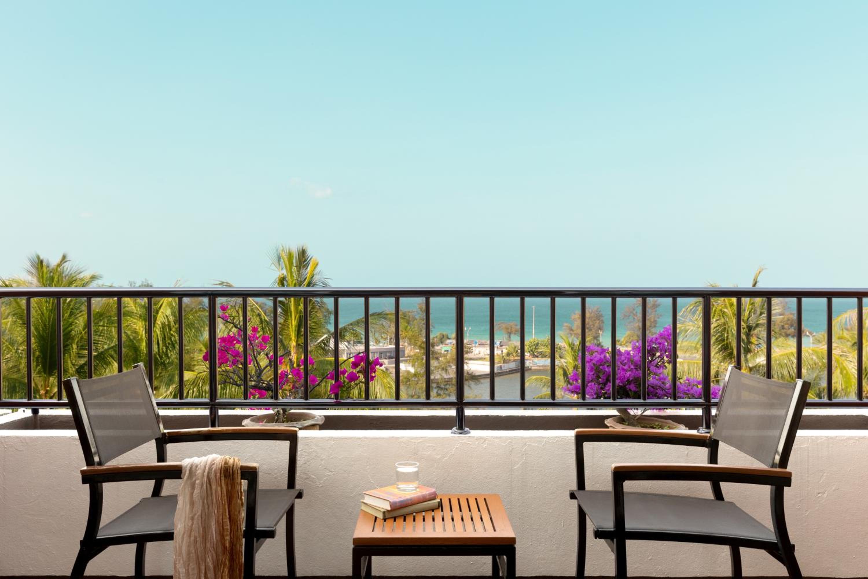 Deluxe King Room with Ocean View