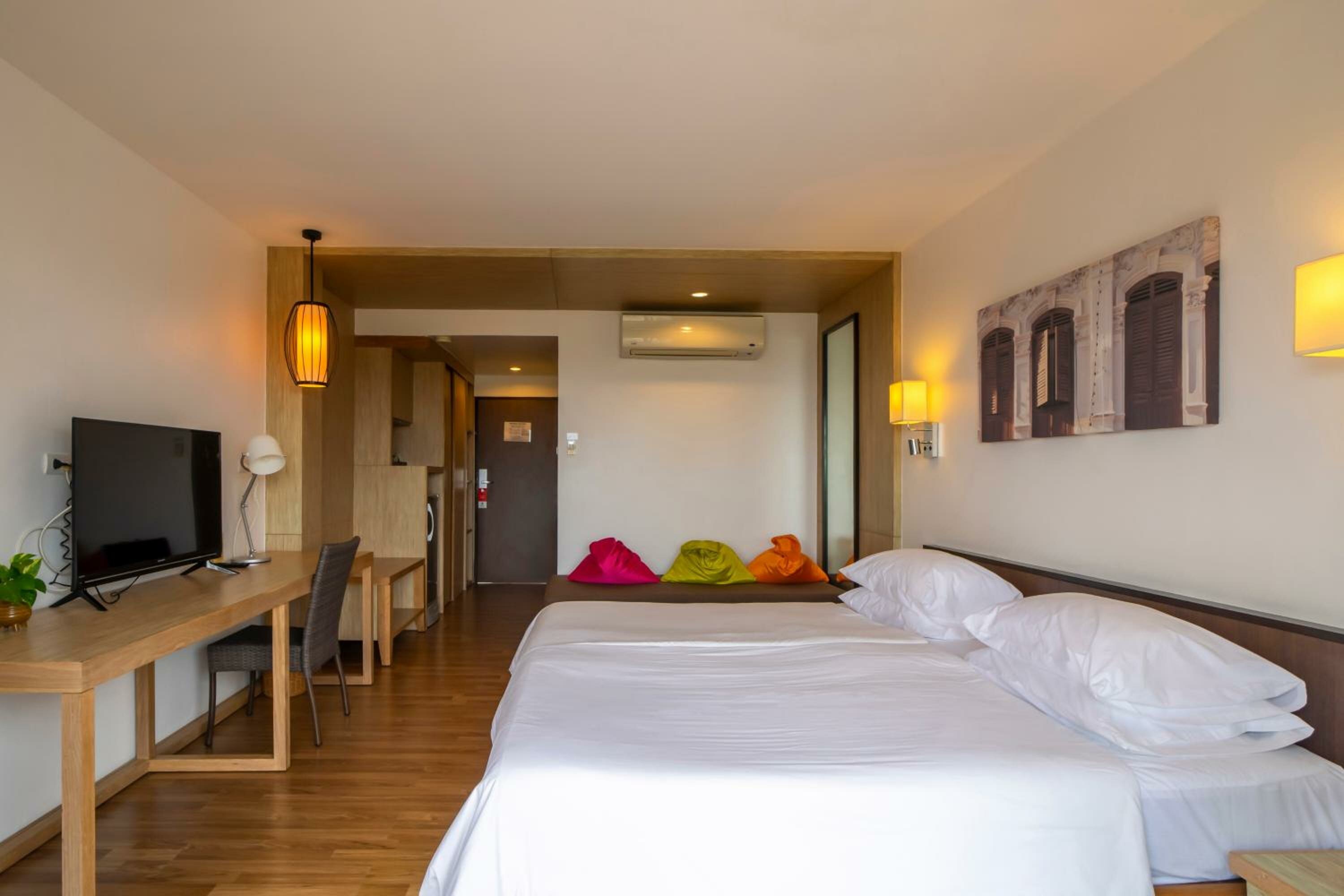 Deluxe King Room with Ocean View
