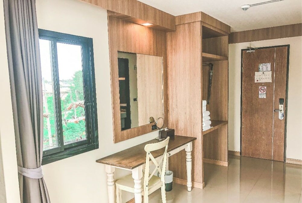 Family Room - Free Airport Shuttle