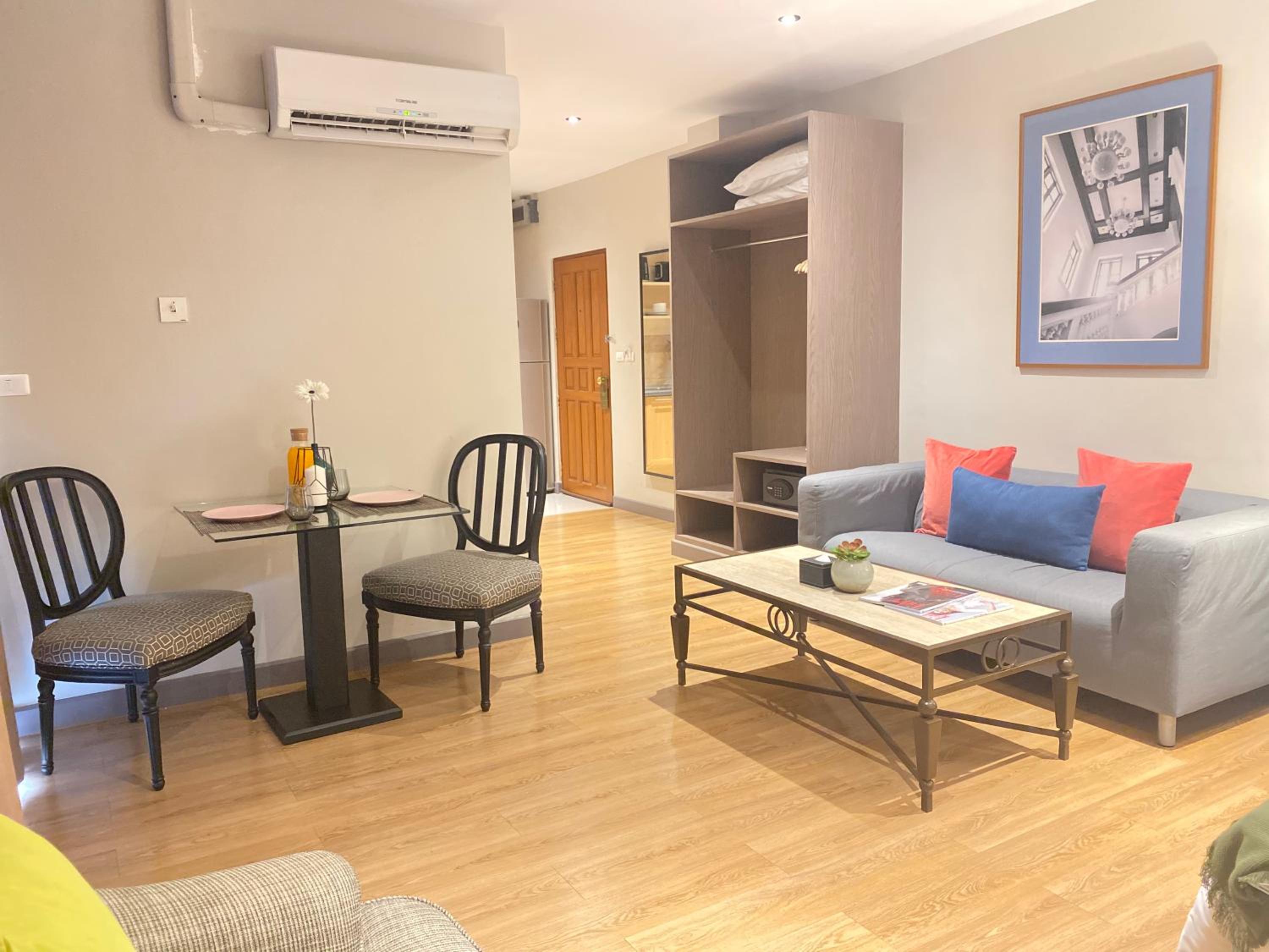 Deluxe Suite with Kitchen