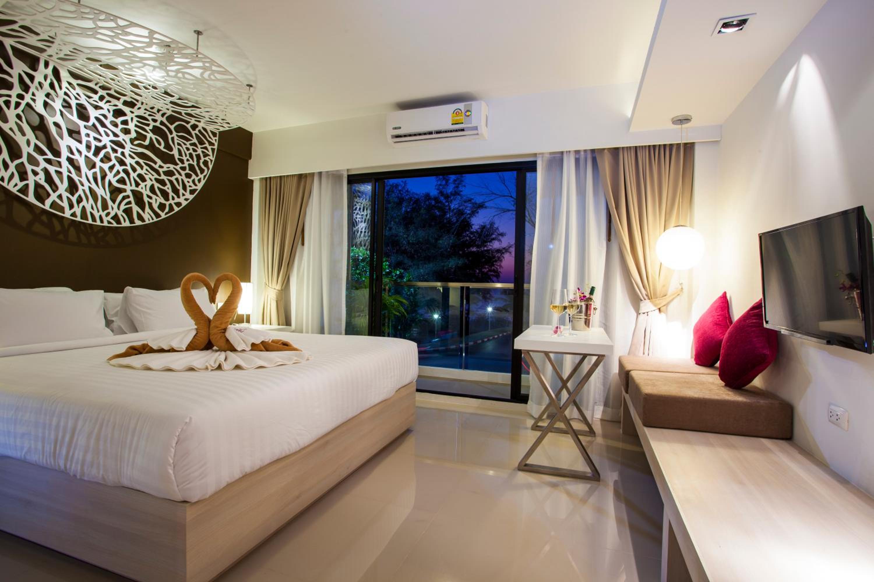 Coral Deluxe Double Room with Seaview - B