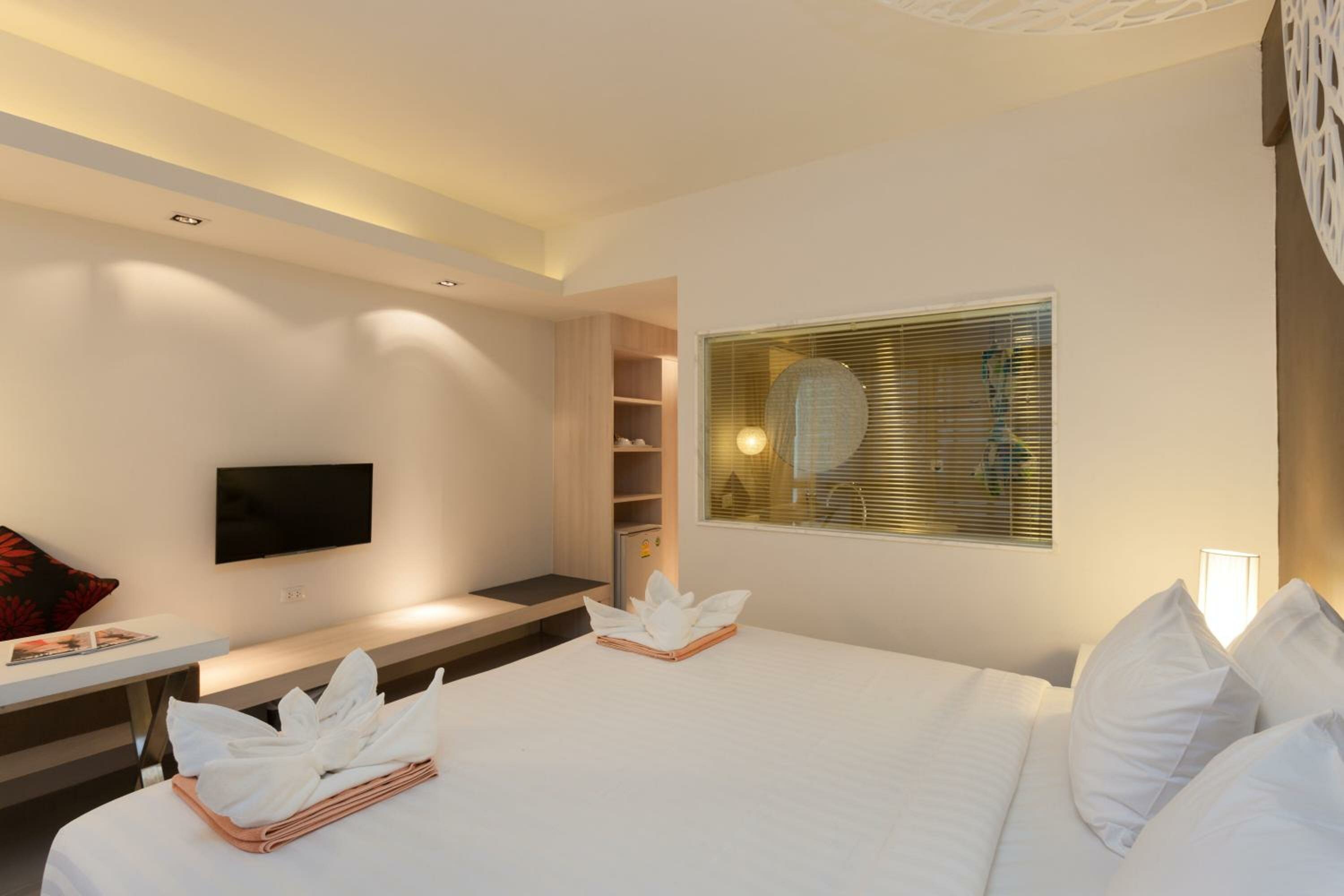 Coral Deluxe Double Room with Seaview - B