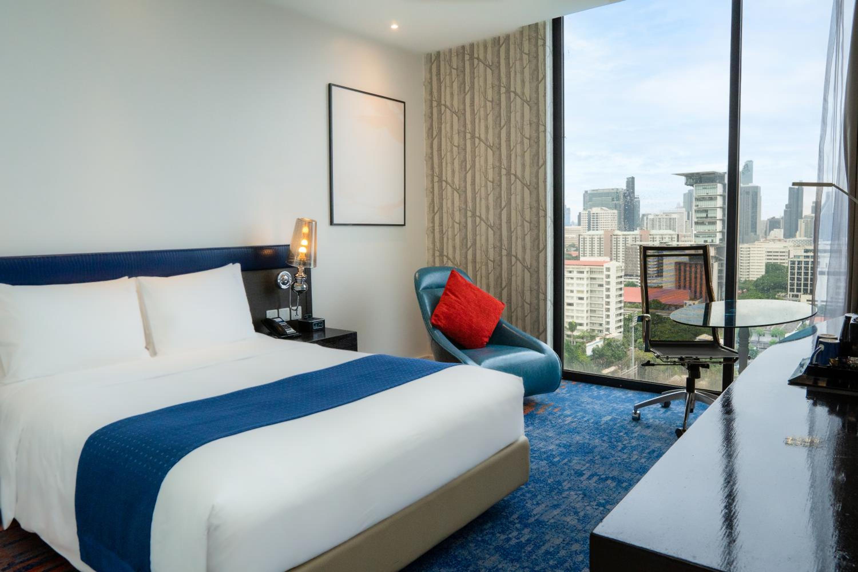 Standard Queen Room with City View - Free Breakfast
