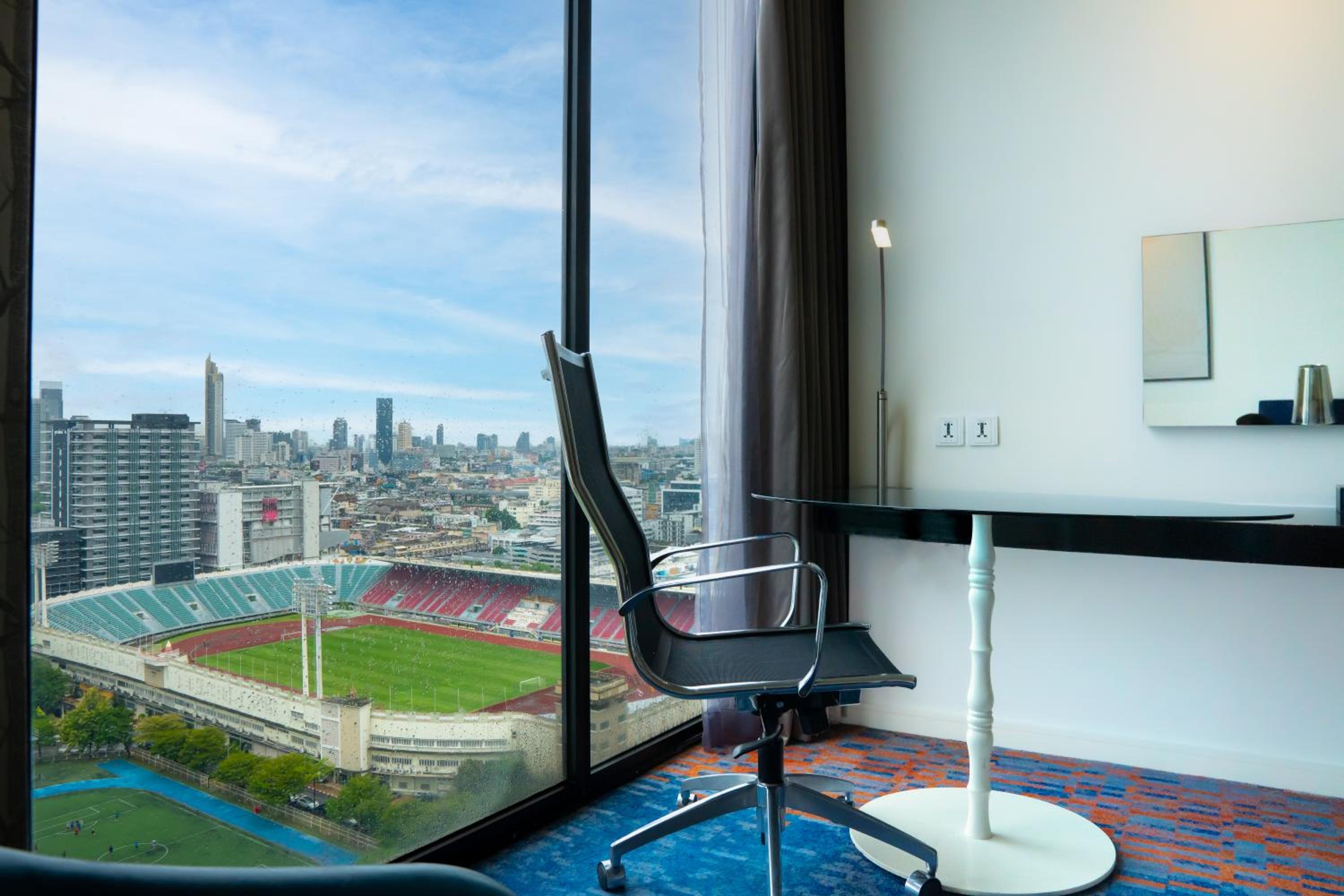 Queen Room with Stadium View
