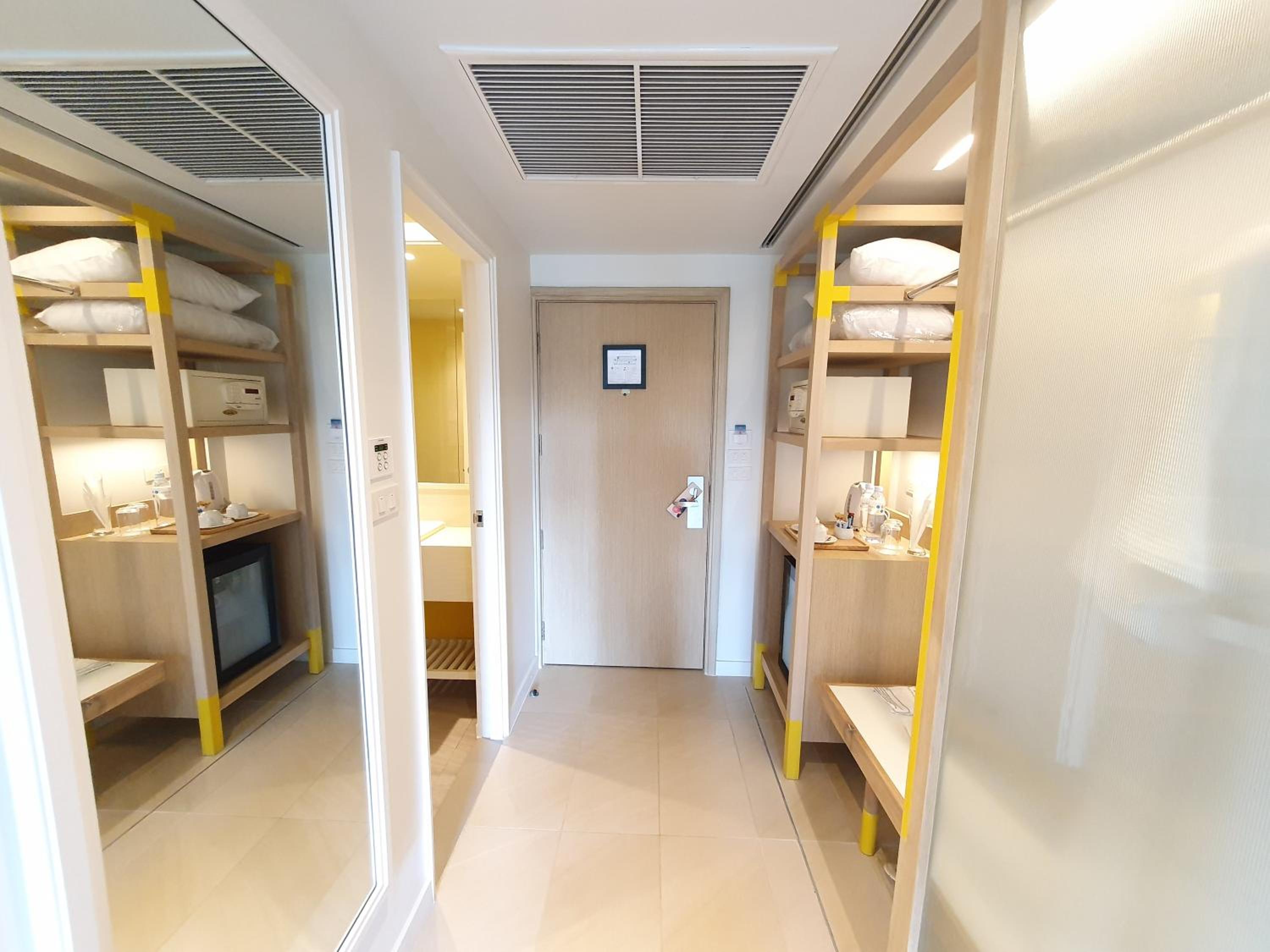 Deluxe King Room with Garden View