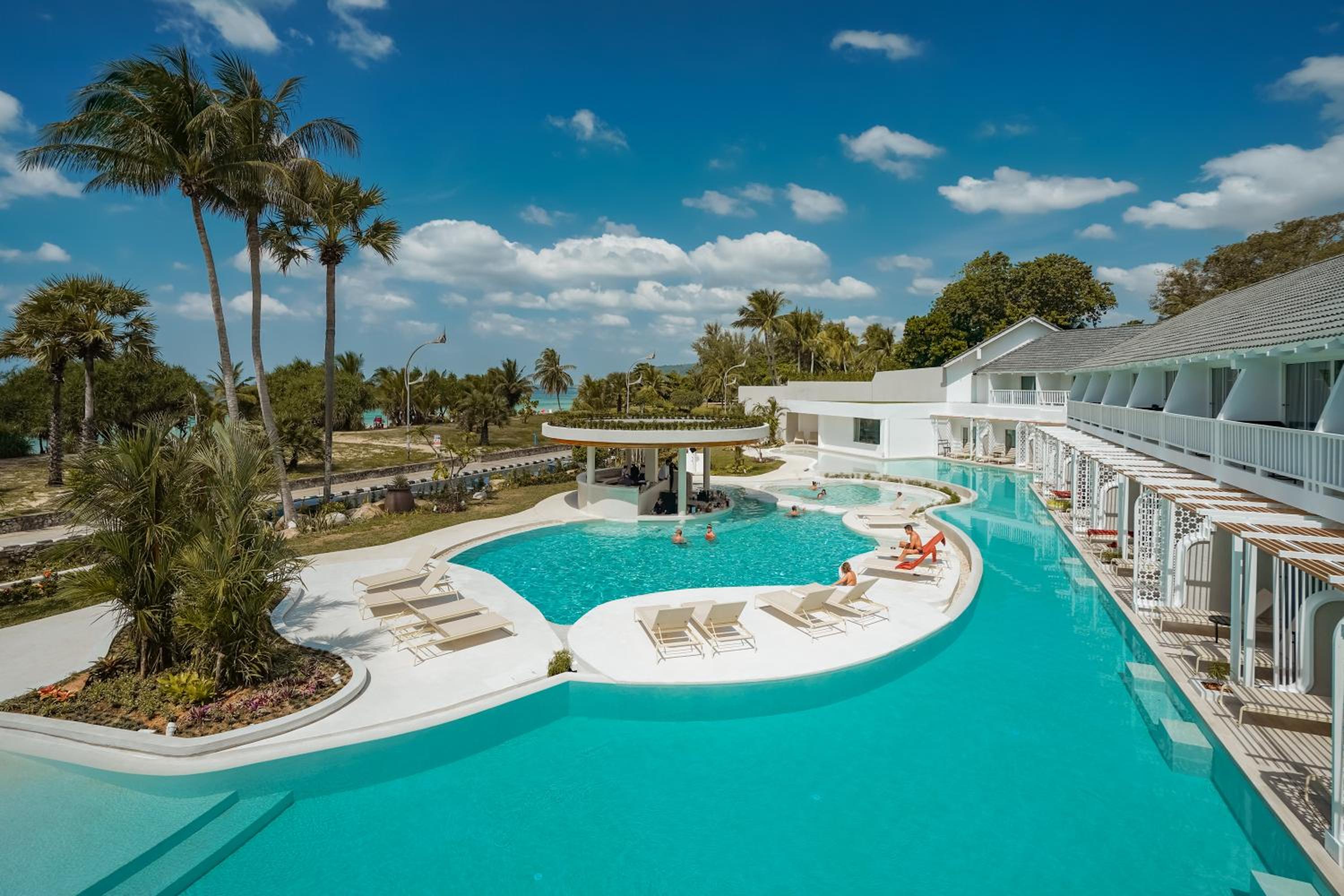 Lagoon Pool View Deluxe Terrace