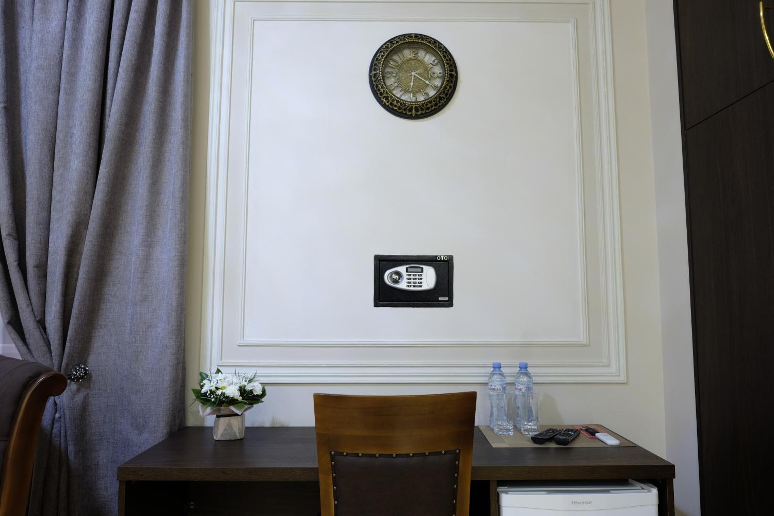 Suite with Hot Tub and Balcony