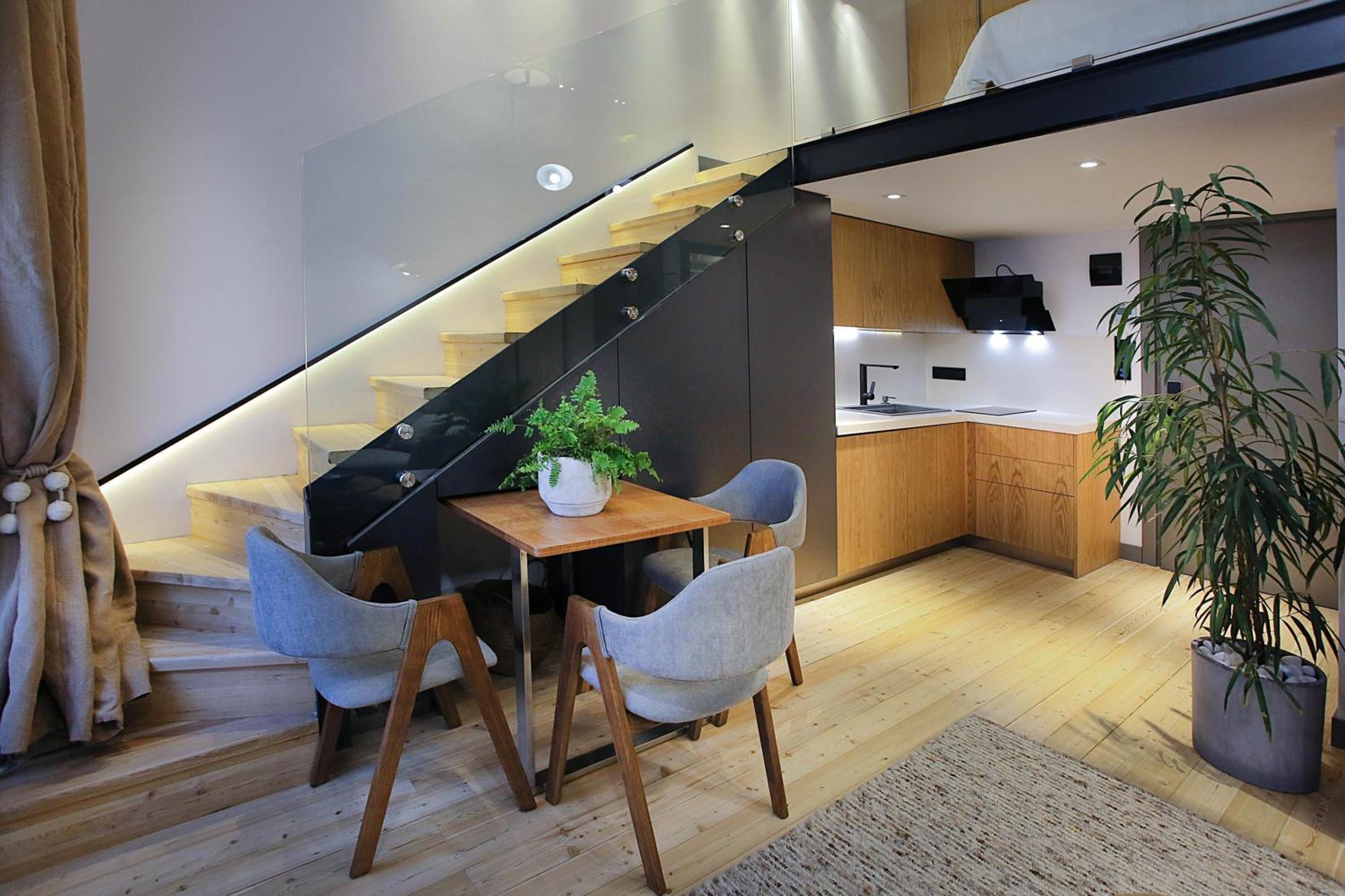 Studio - Split Level