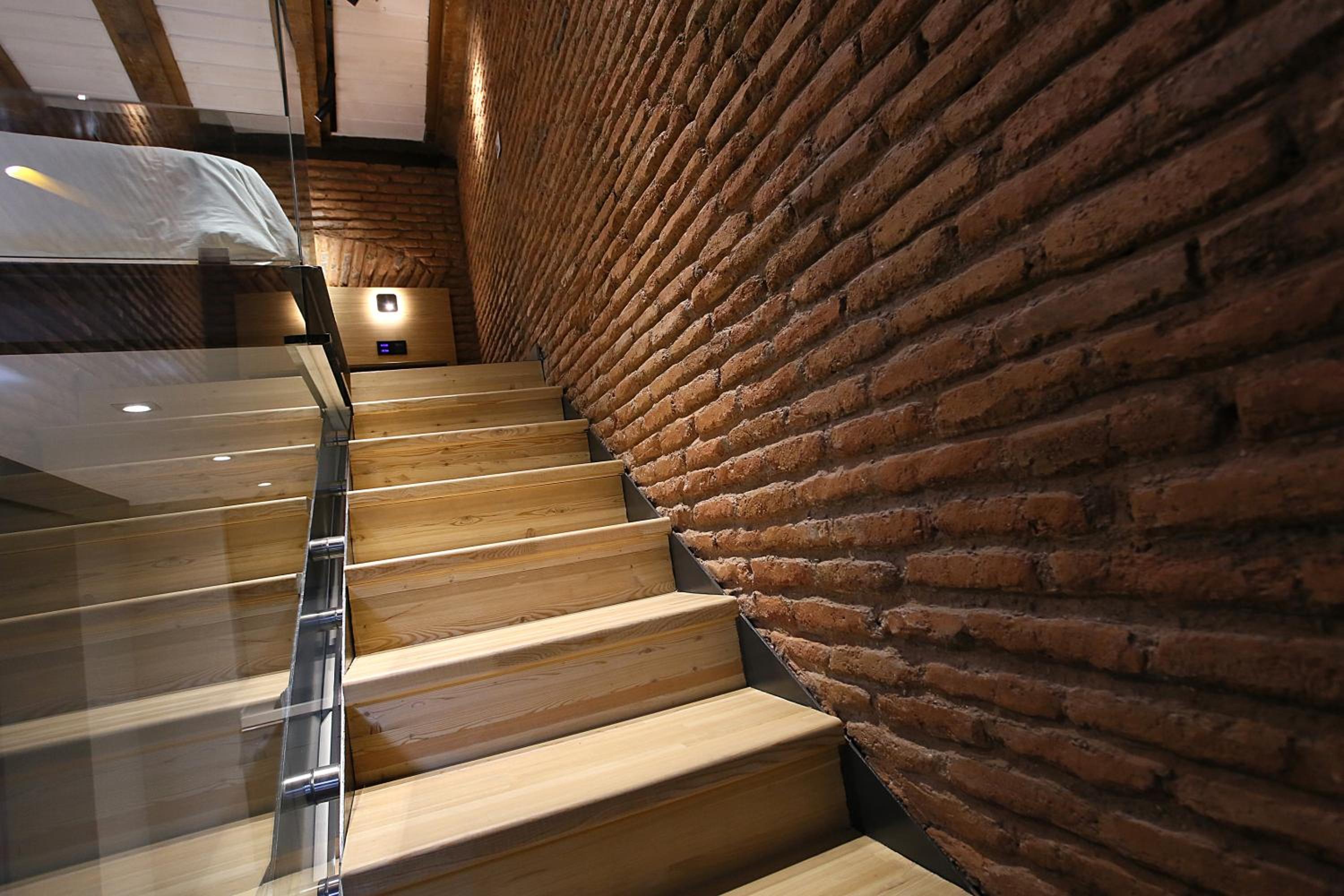 Studio - Split Level