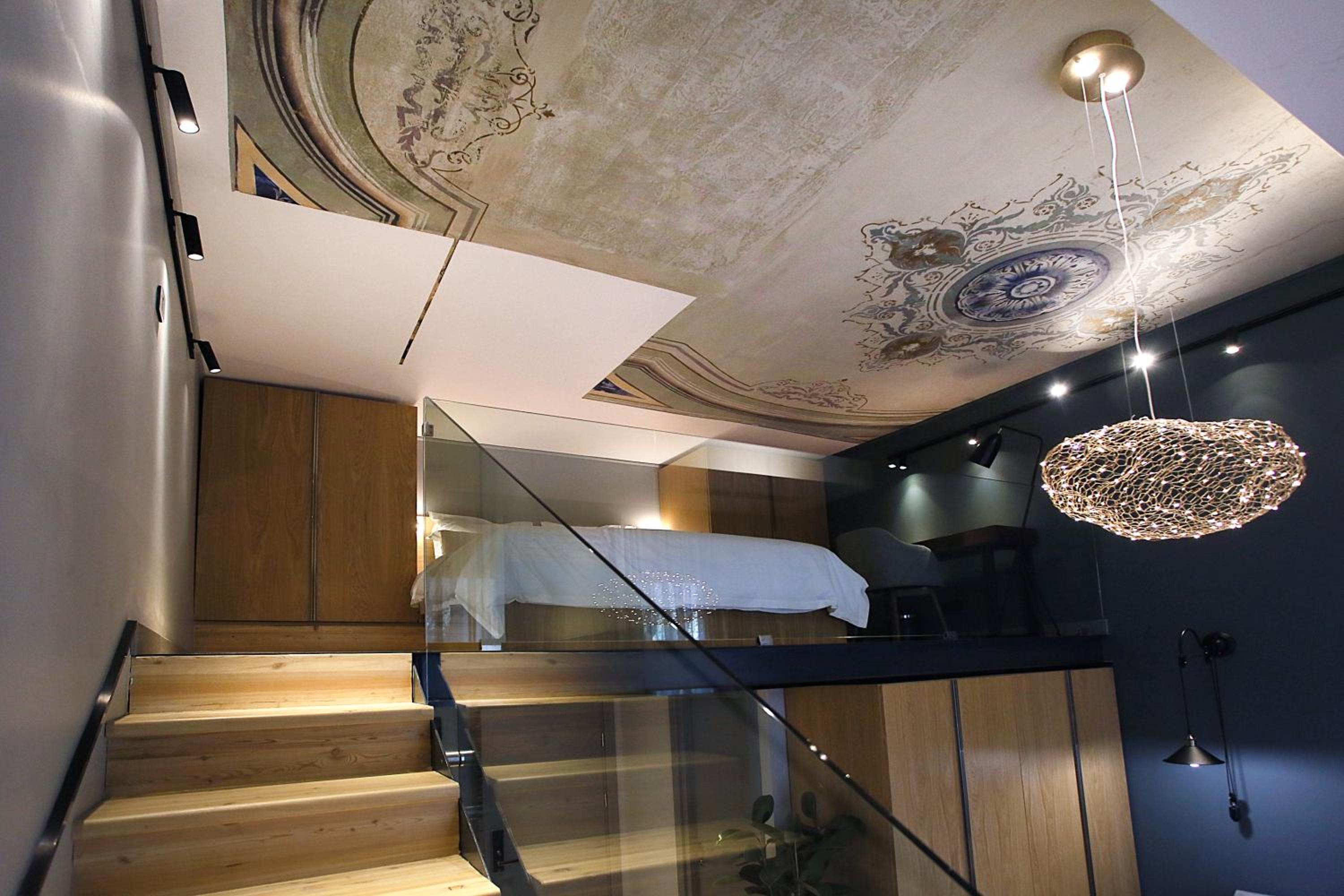 Studio - Split Level