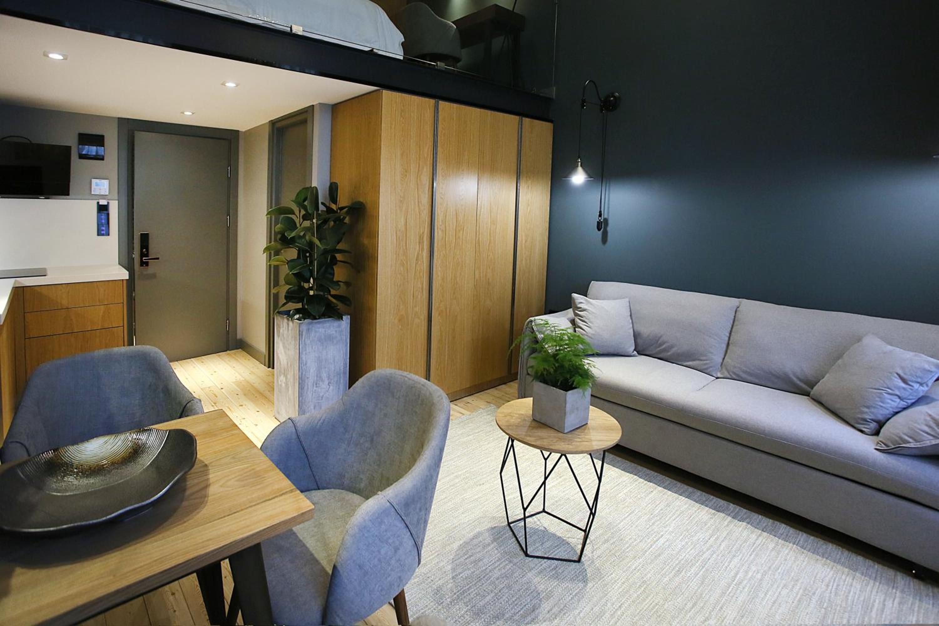 Studio - Split Level