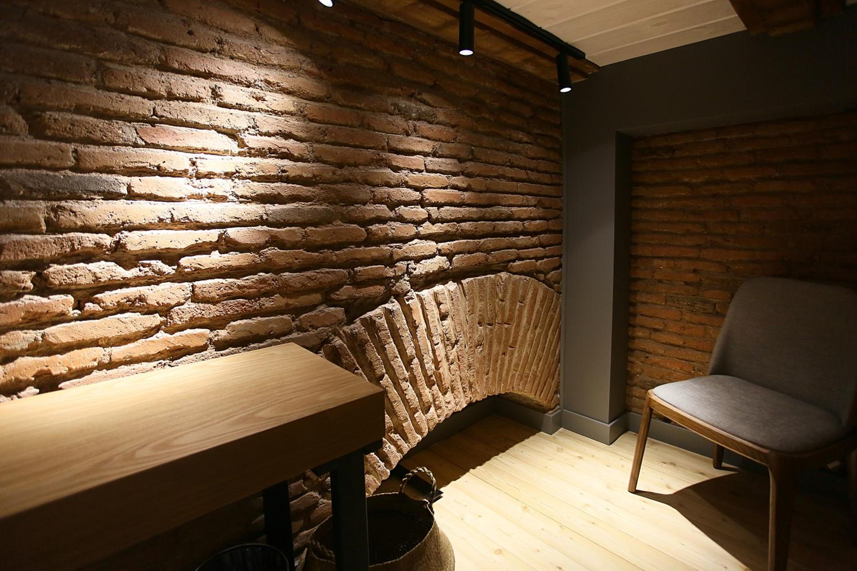 Studio - Split Level