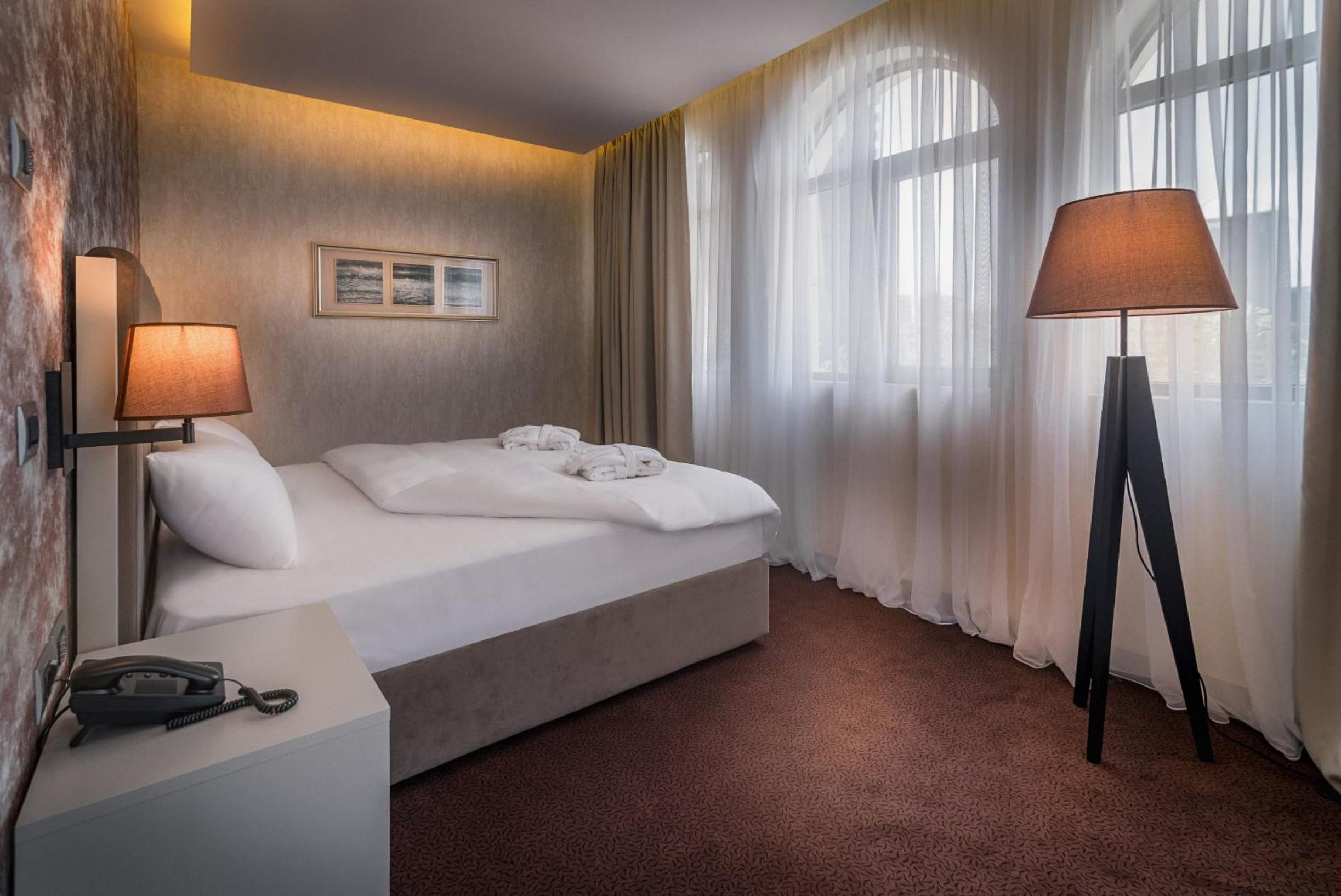 Double Room with Balcony and Sea View