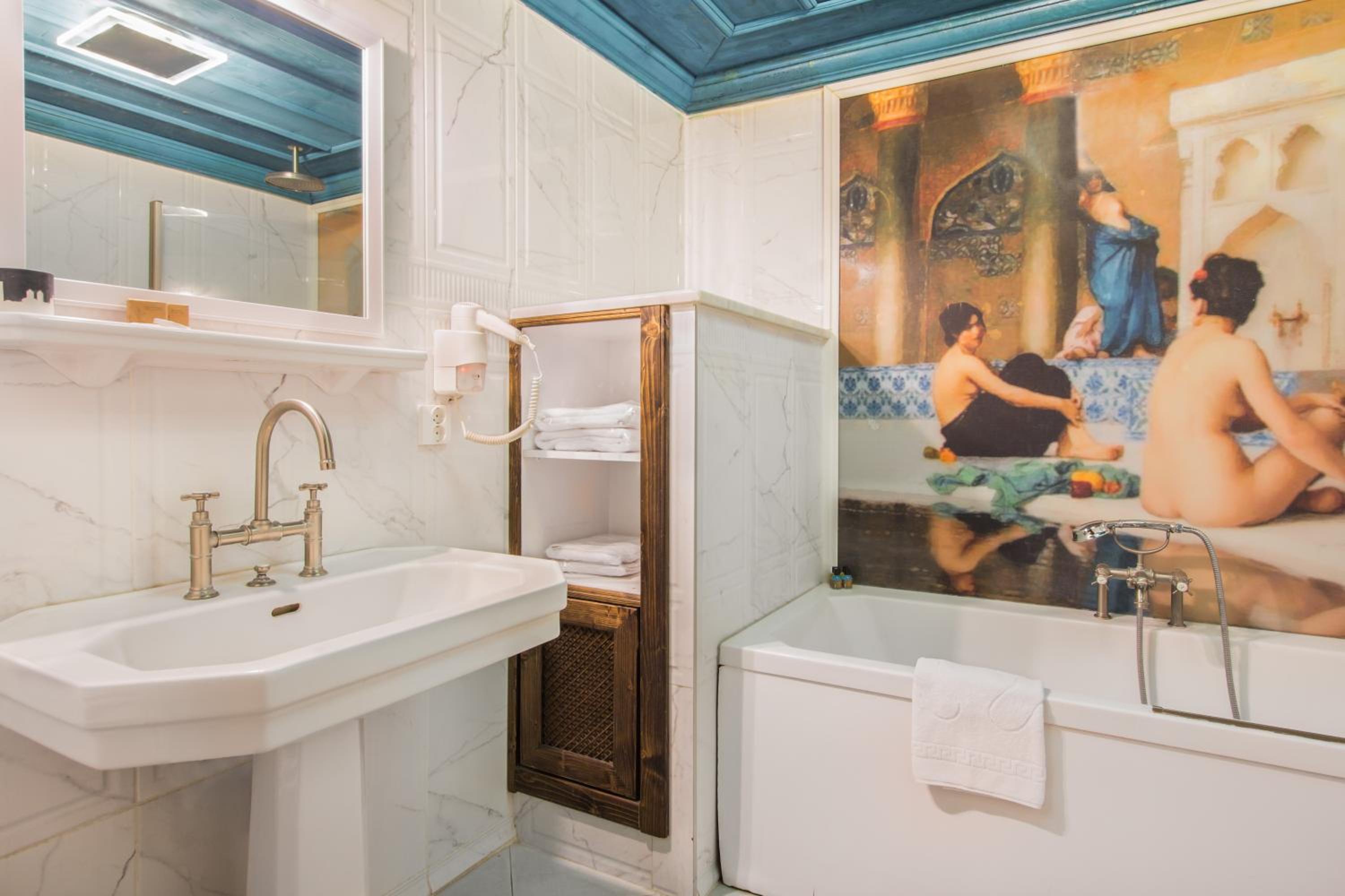 Superior Stone or Cave Room 