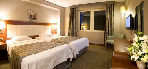 Standard Triple Room в Innpera Hotel