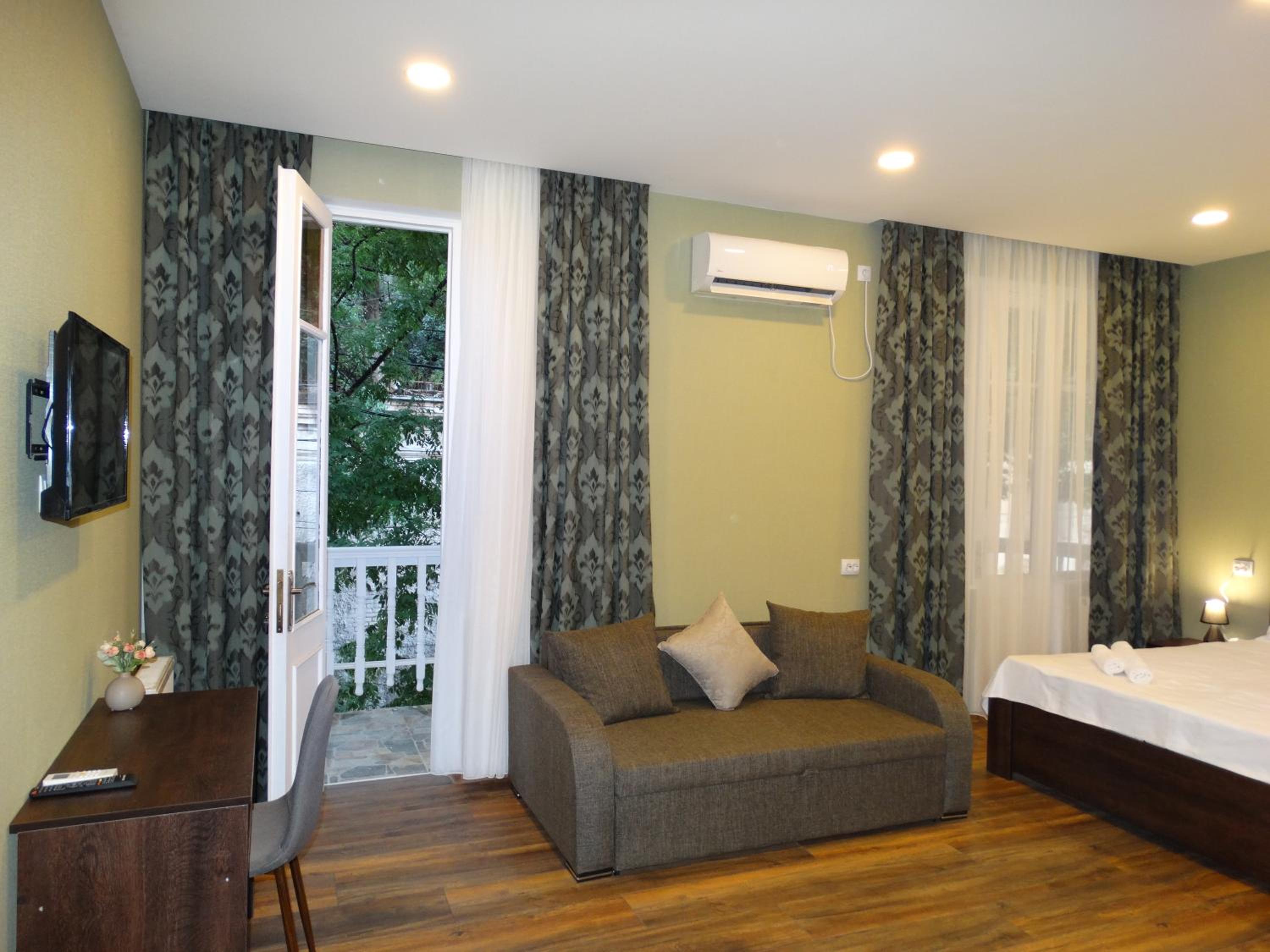 Queen Room with Balcony