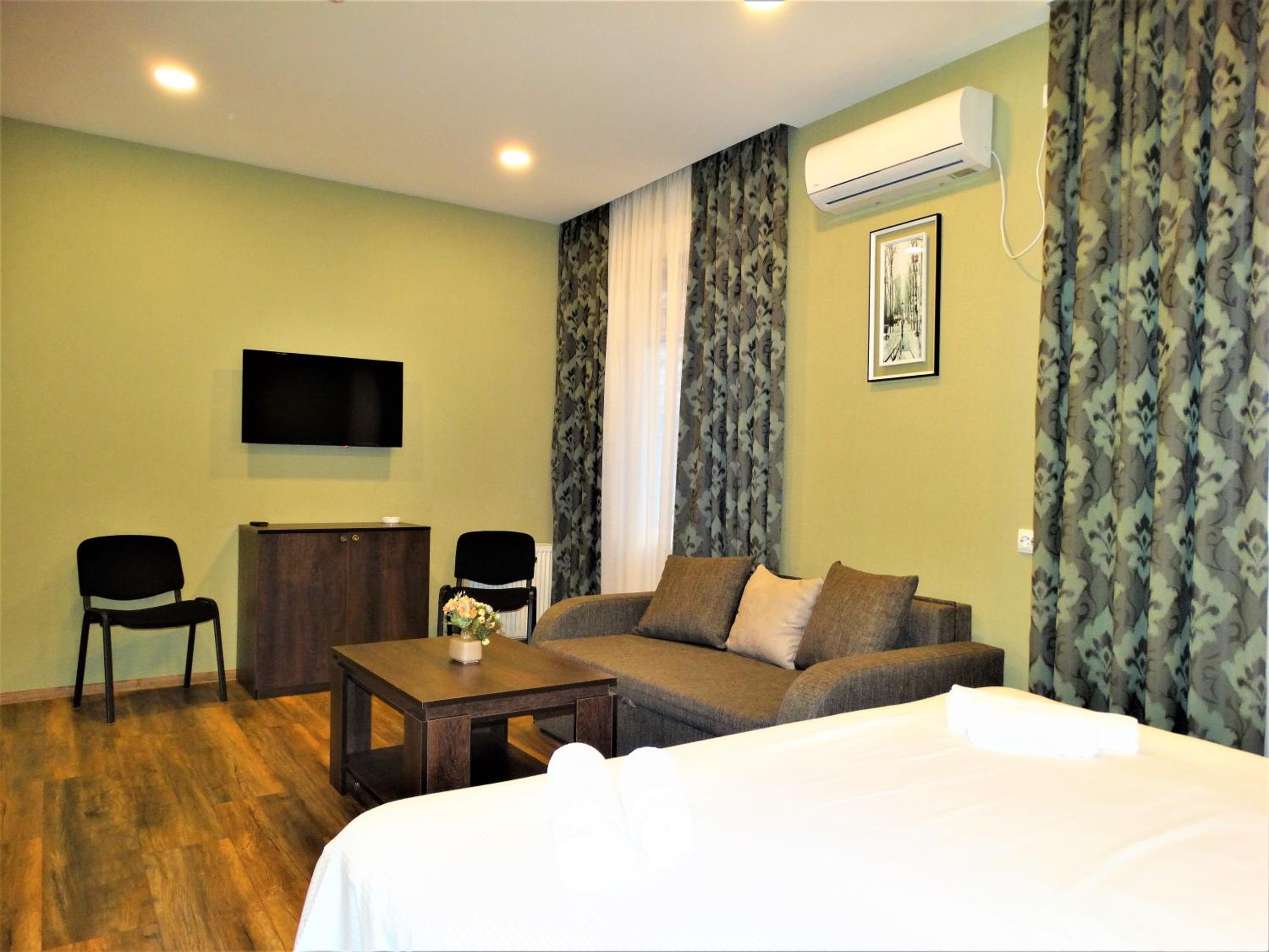 Queen Room with Balcony