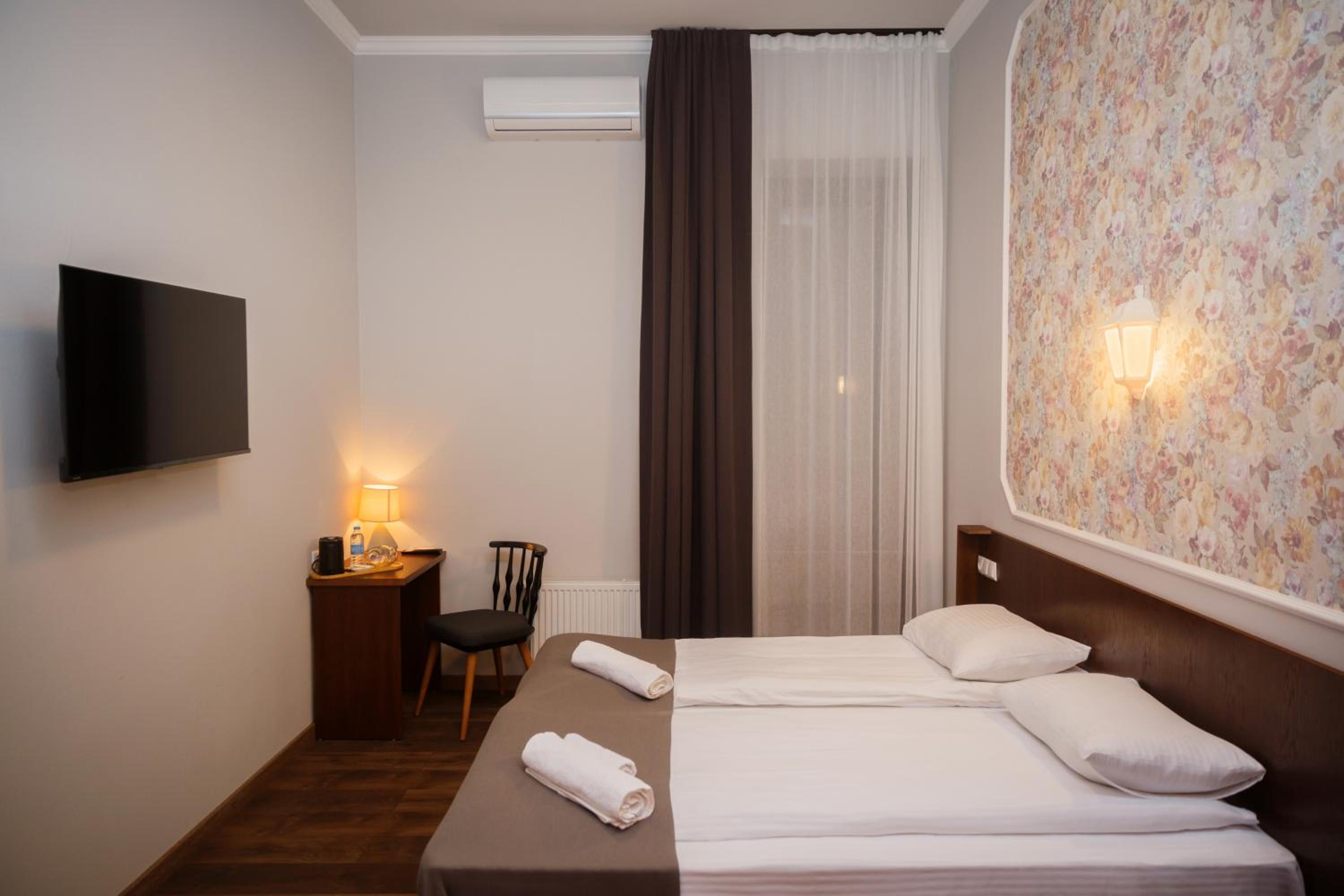 Deluxe Double or Twin Room with Garden View