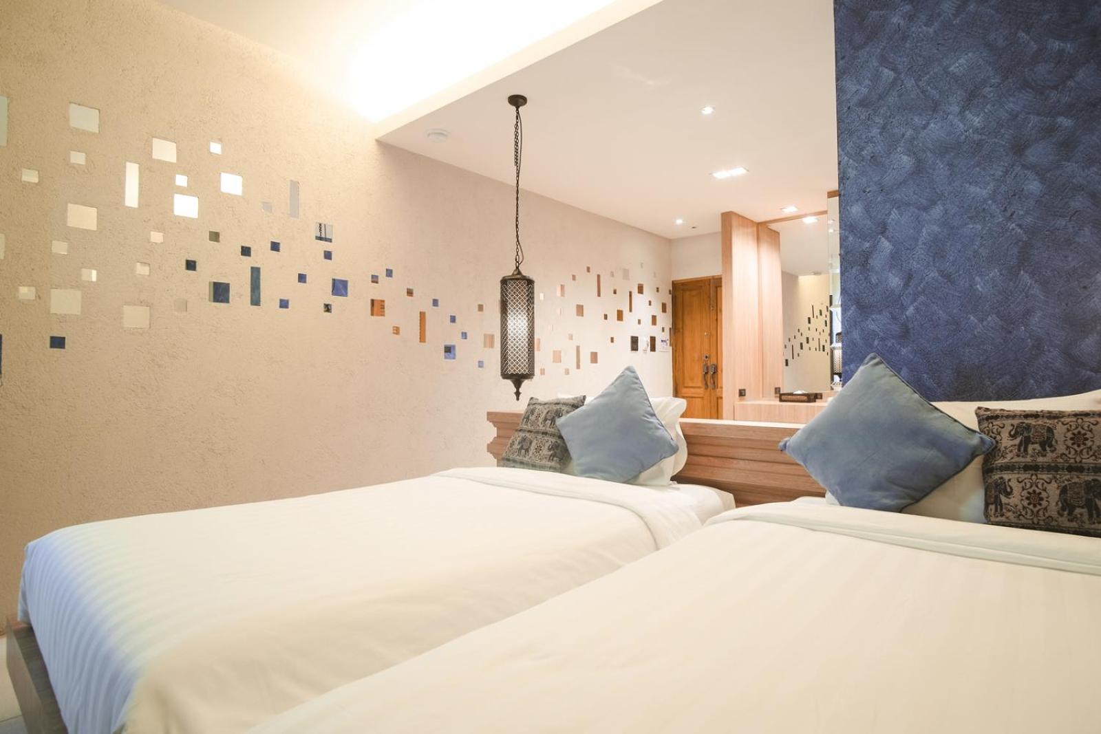 Deluxe Twin Room with Bath Tub