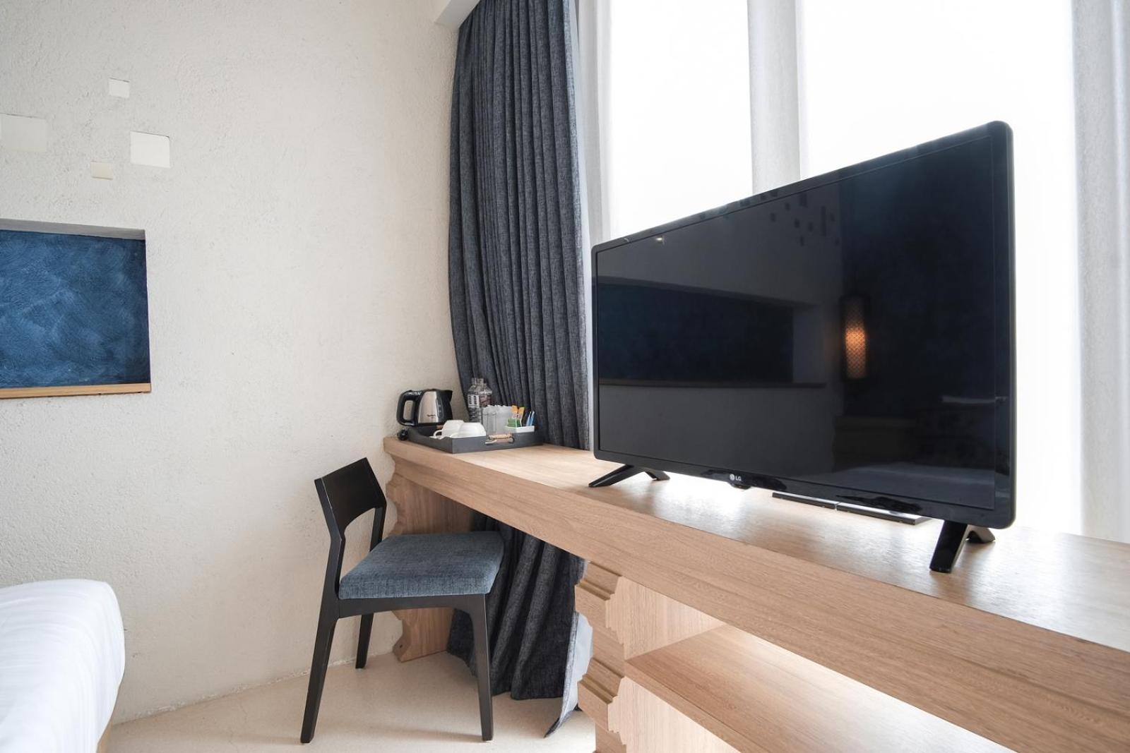 Deluxe King Room with Bath Tub