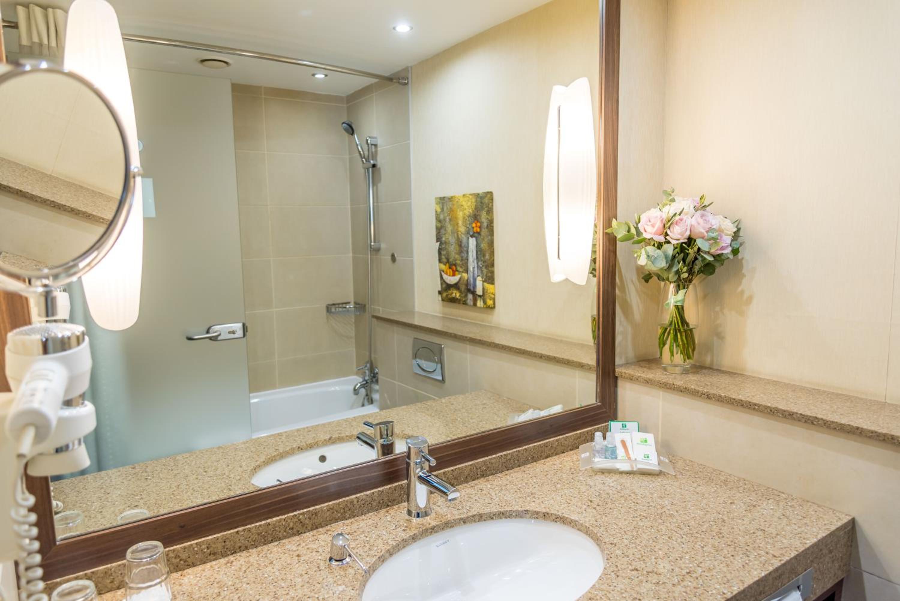 1 Double Standard Sofa Bed Non Smoking