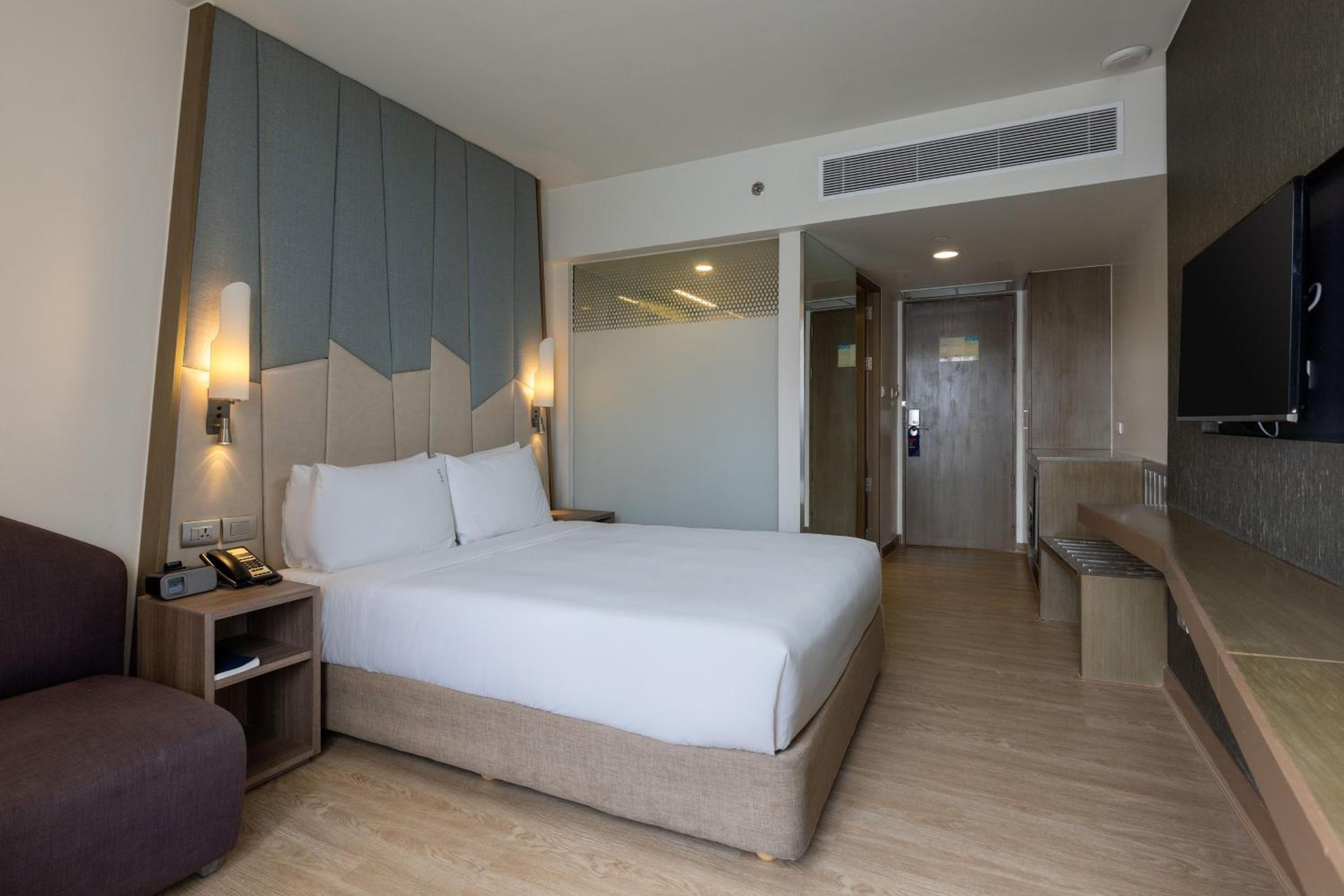 Standard Room with Free Breakfast