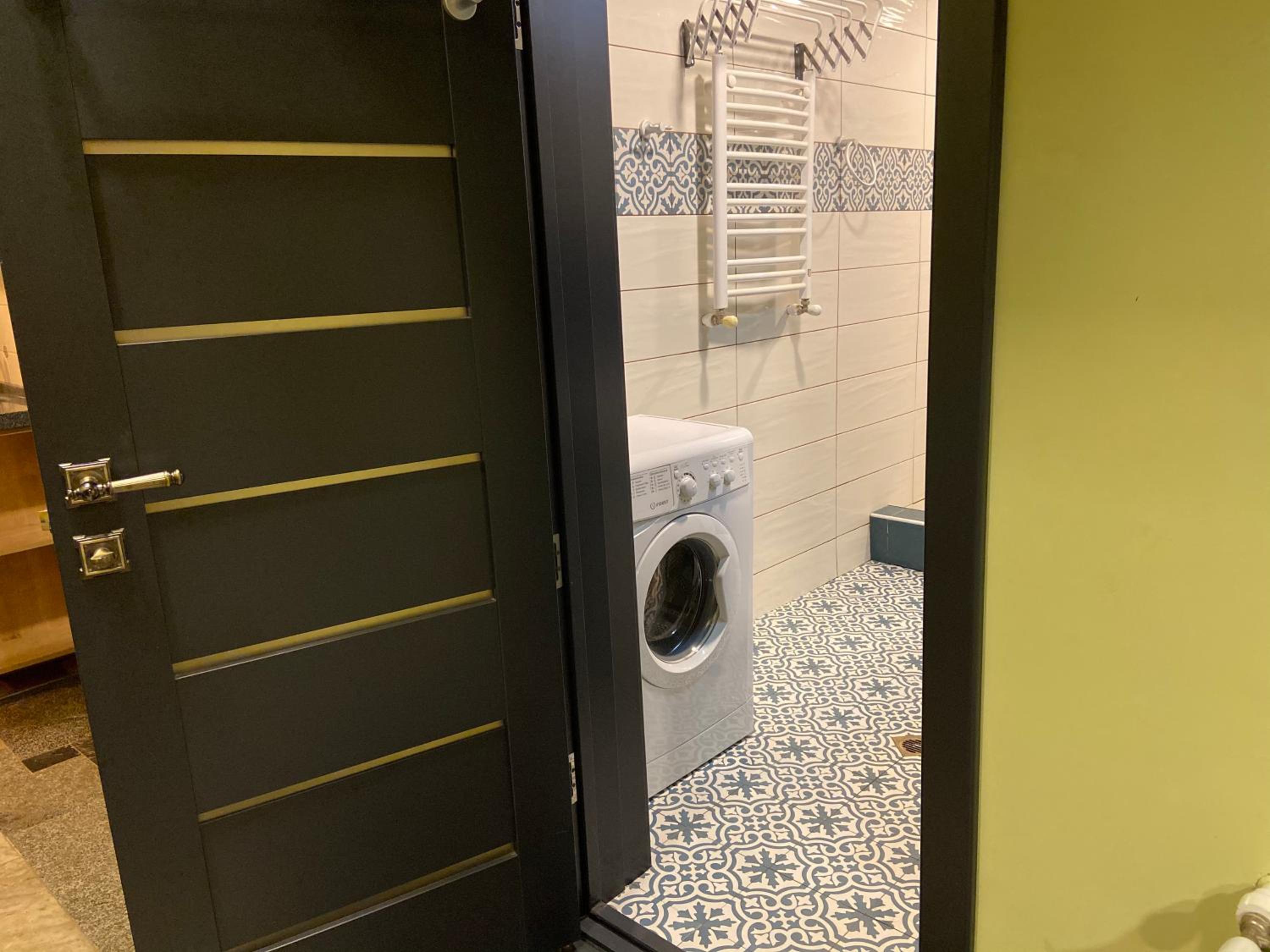 Deluxe Two-Bedroom Apartment with Garden View