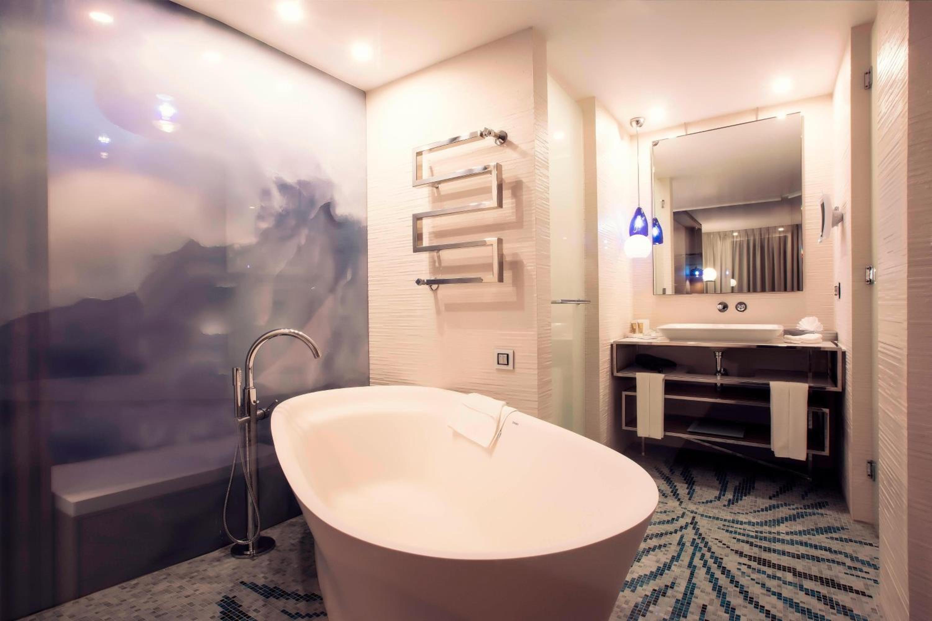 Standard Twin Room with Balcony