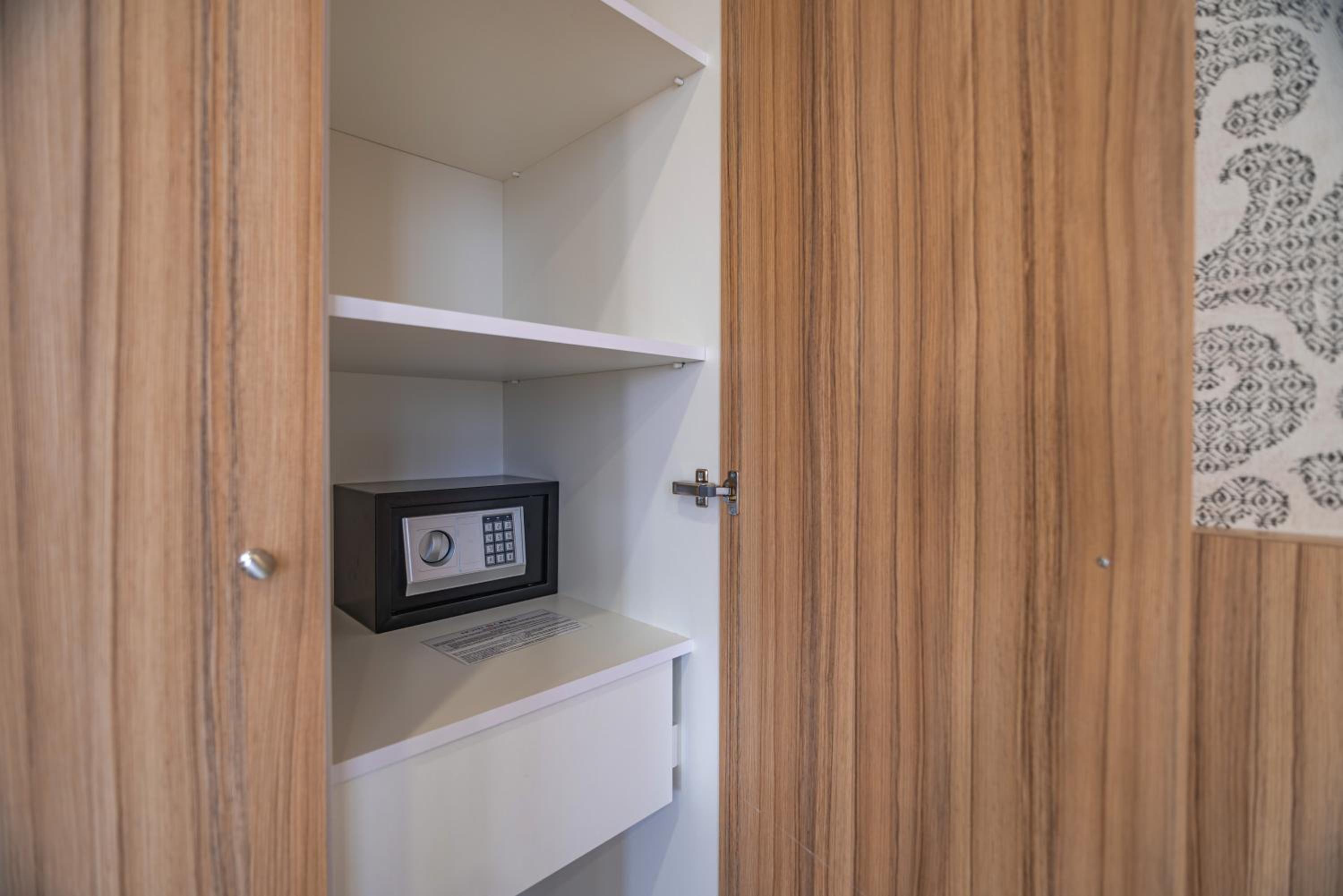 Deluxe Double or Twin Room with Balcony