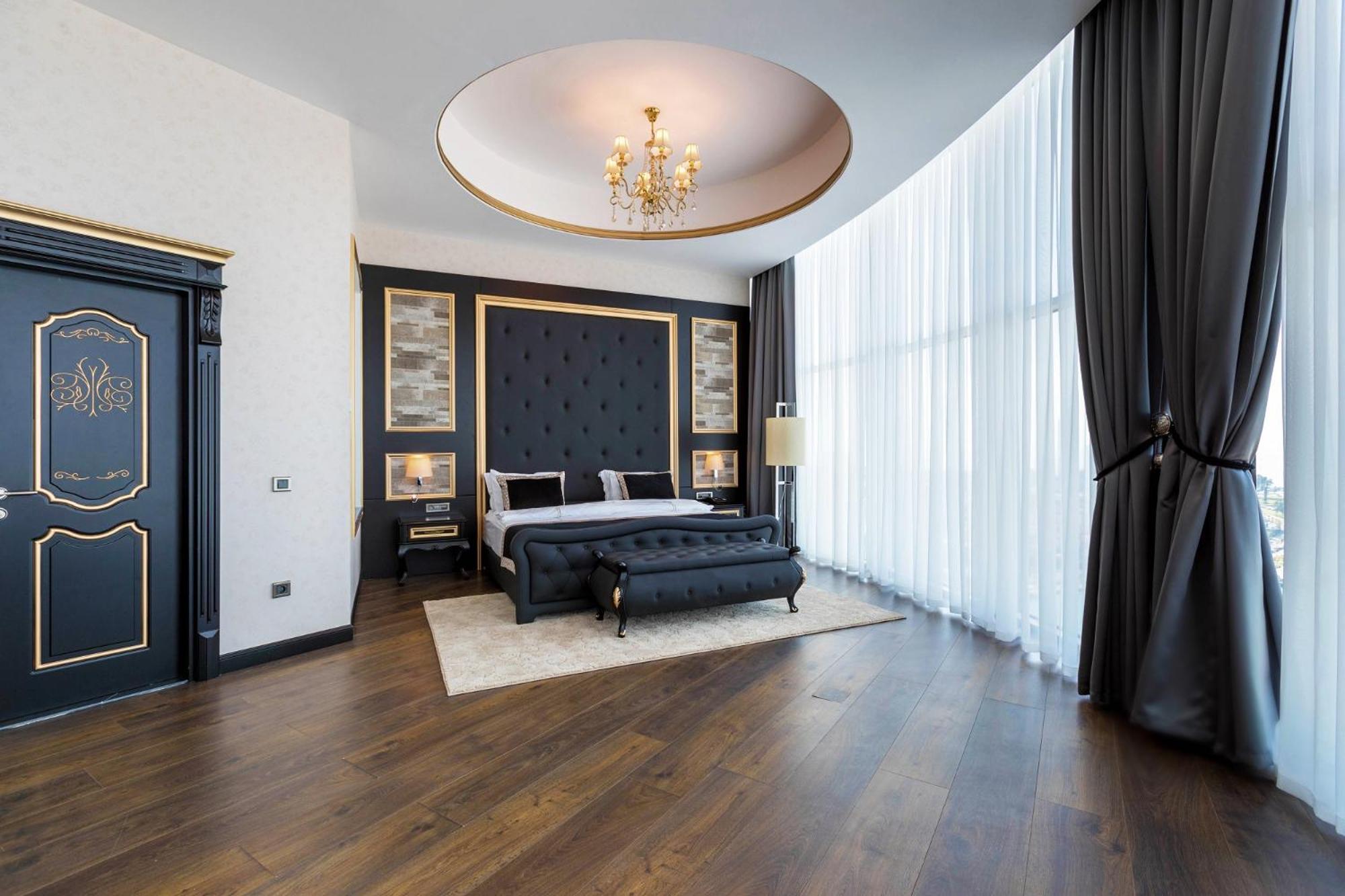 Junior Suite with Mountain View