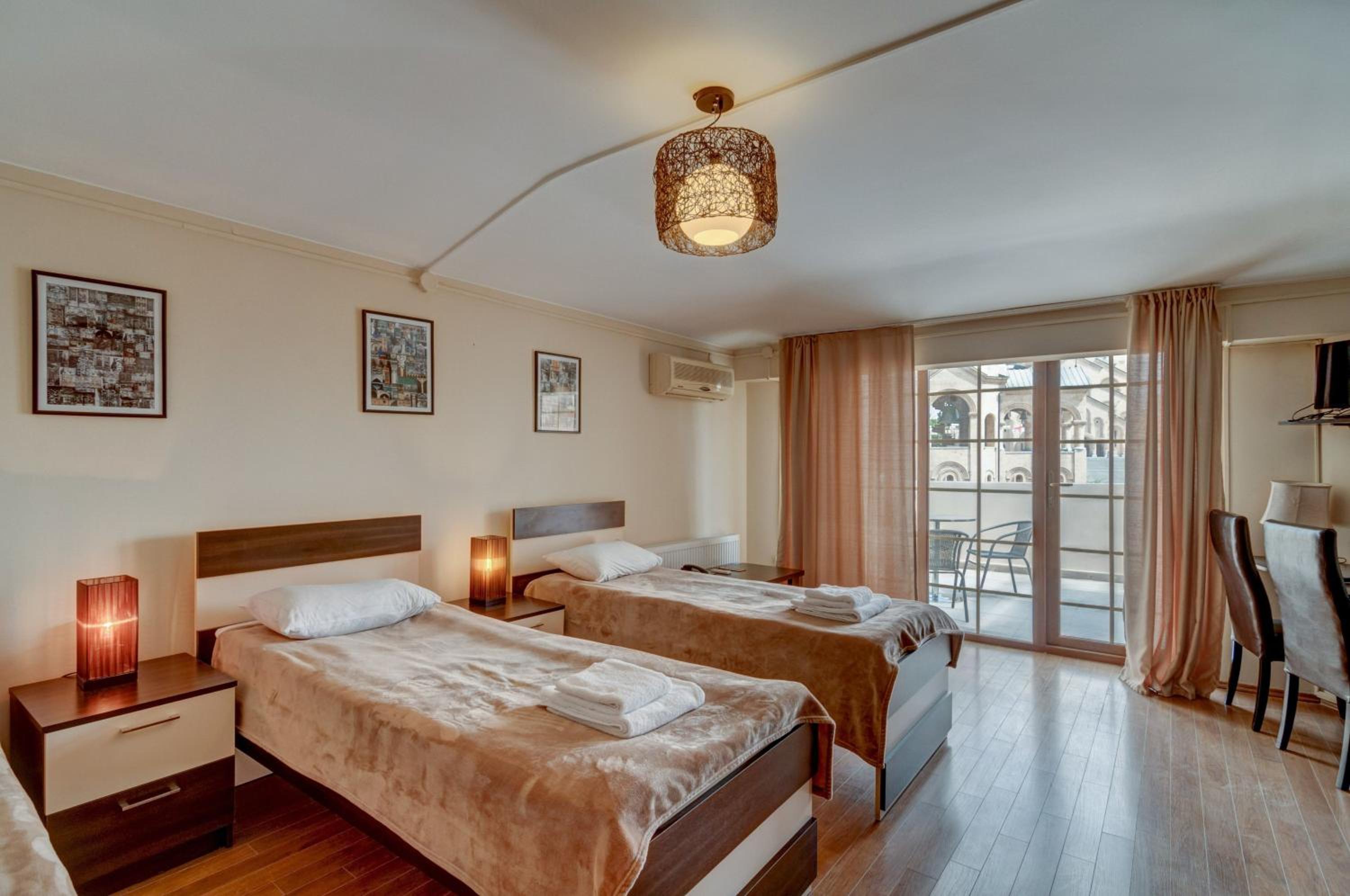 Comfort Triple Room With Terrace