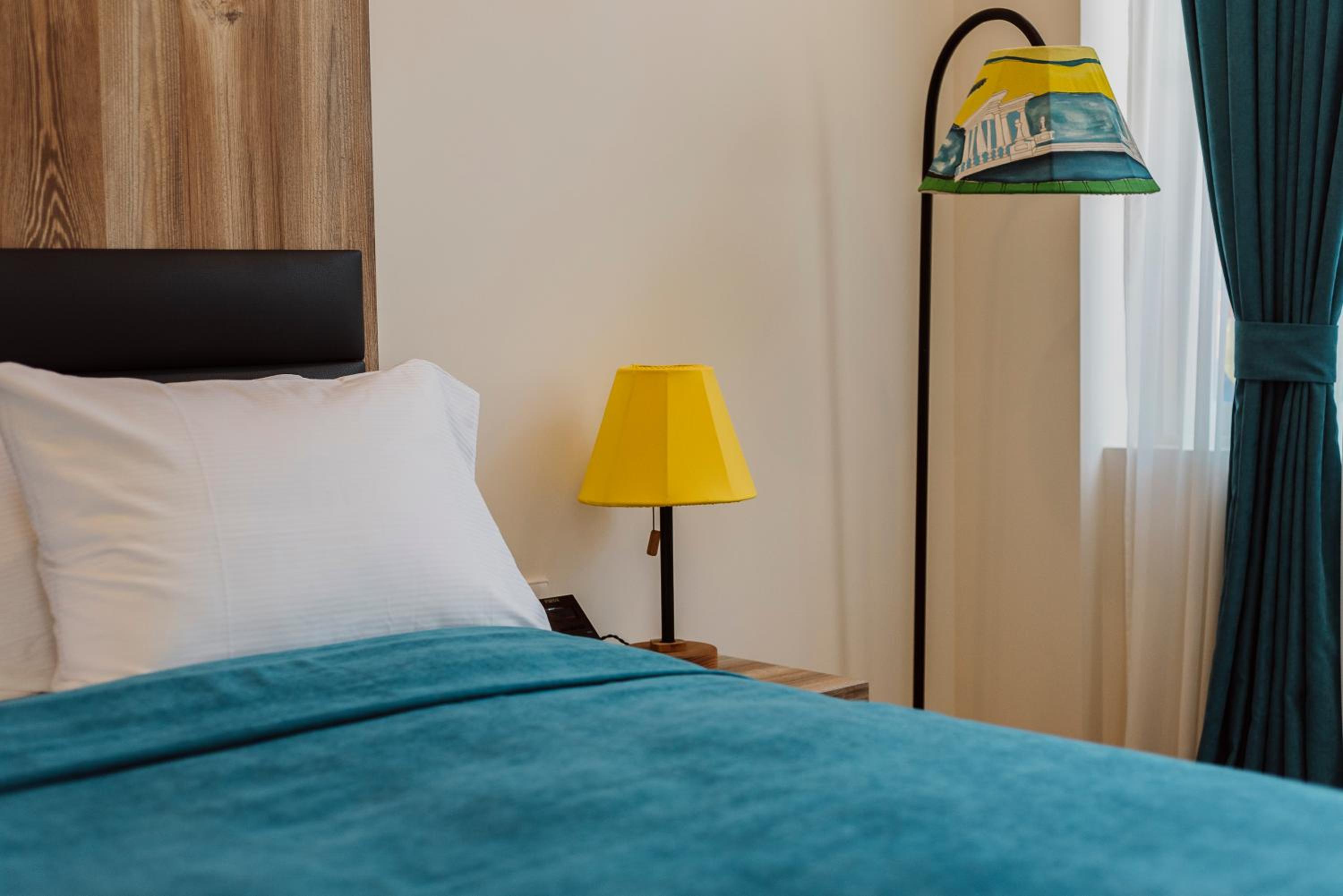 Queen Room with Garden View