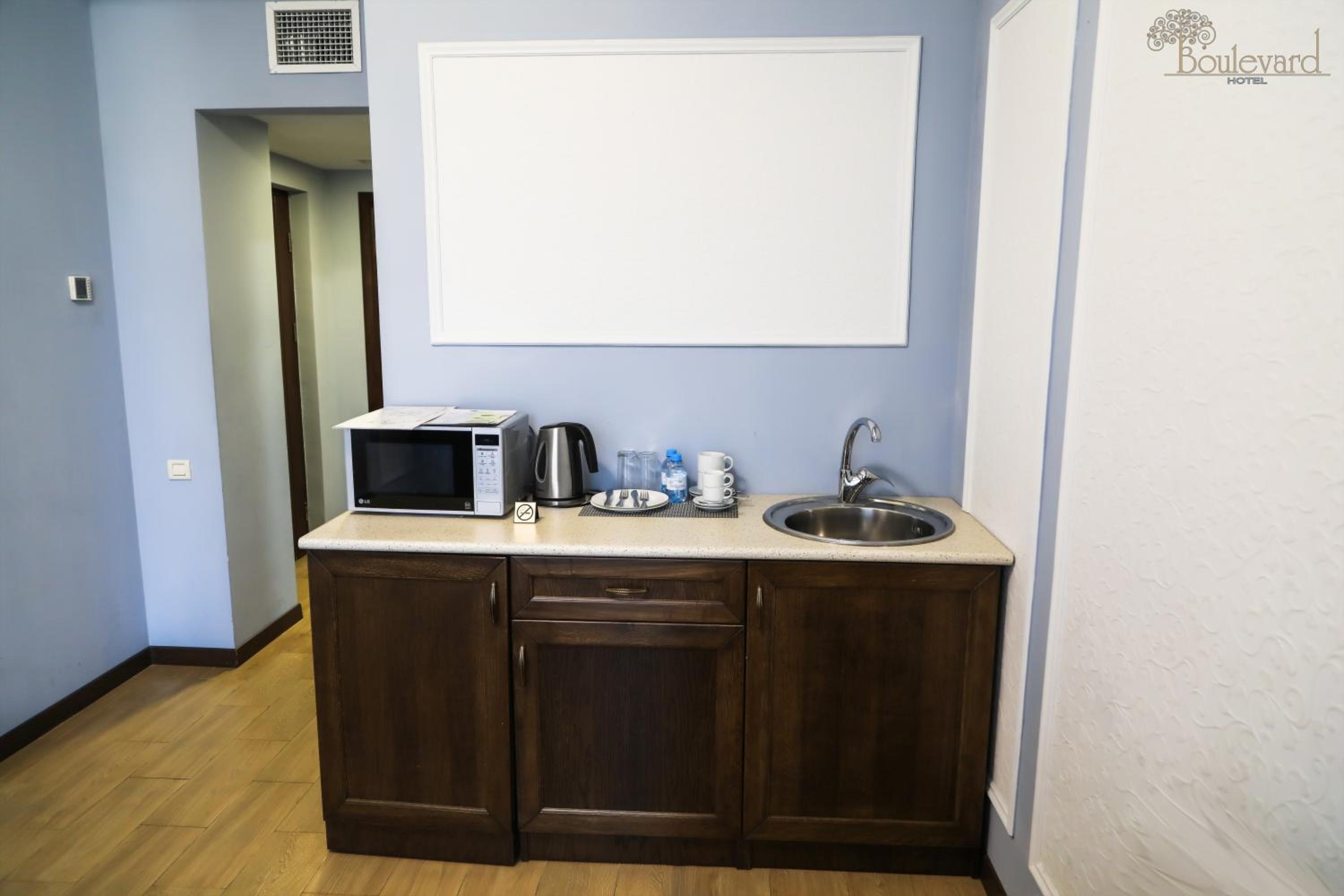 Apartment with Garden View