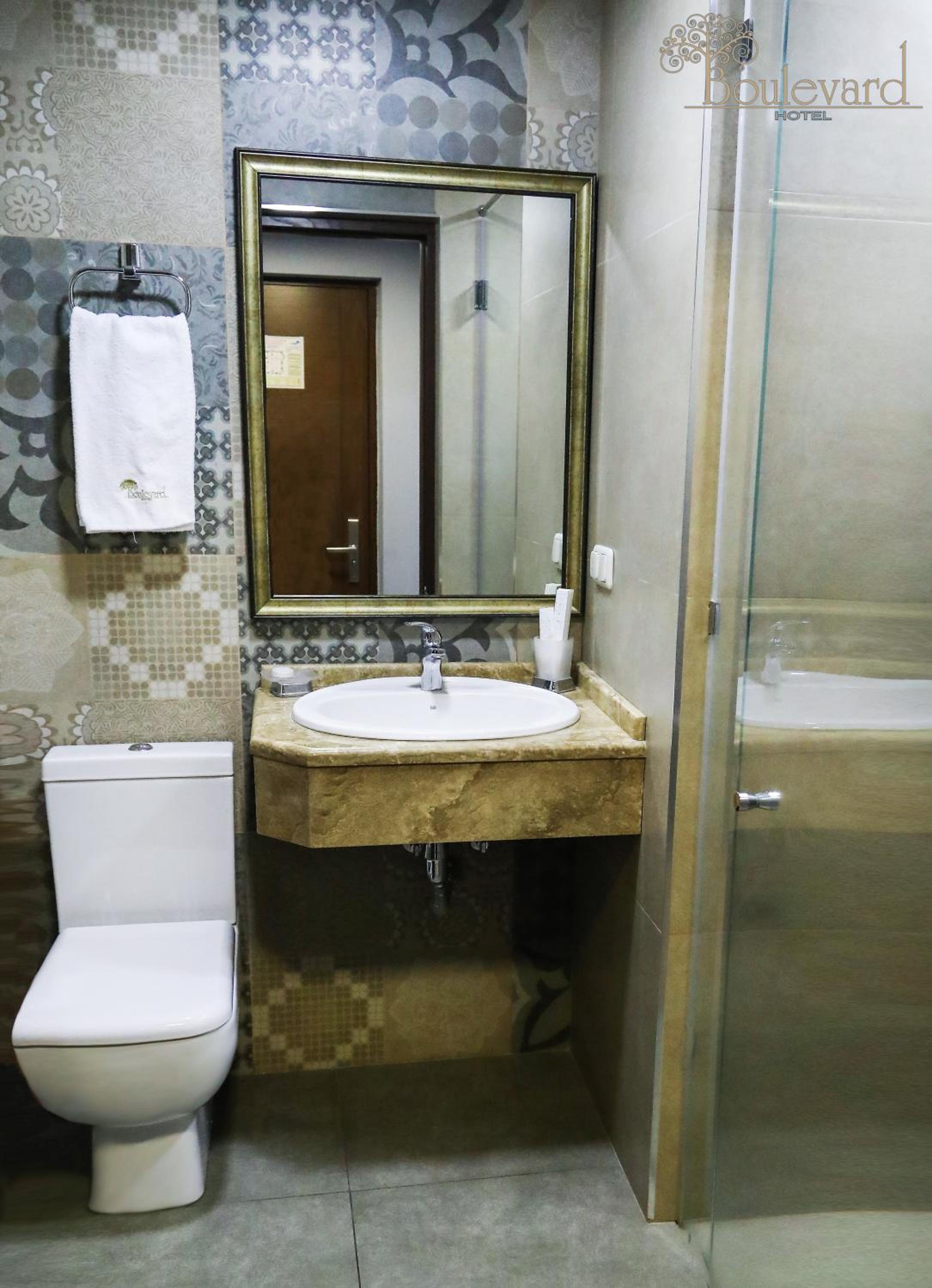 Apartment with Garden View