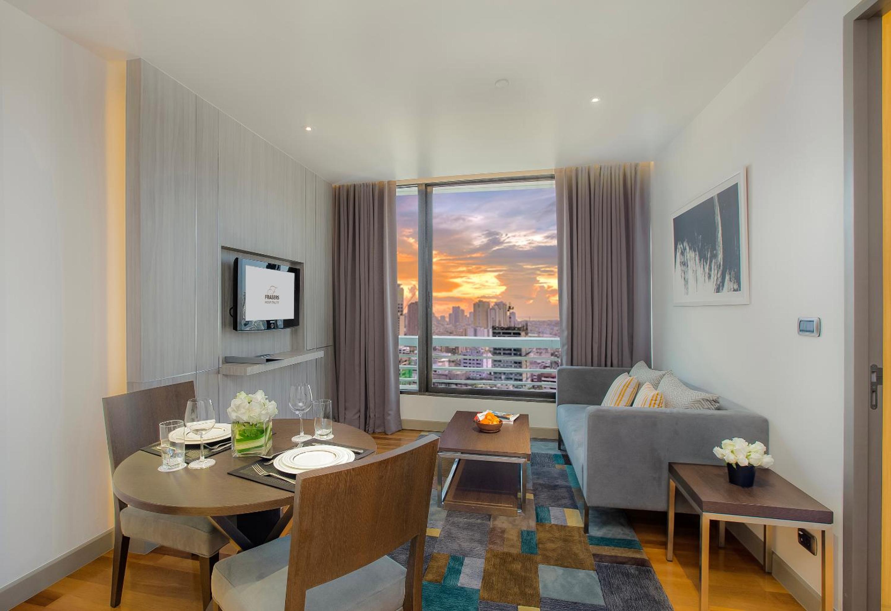 Three-Bedroom Family Apartment with Balcony