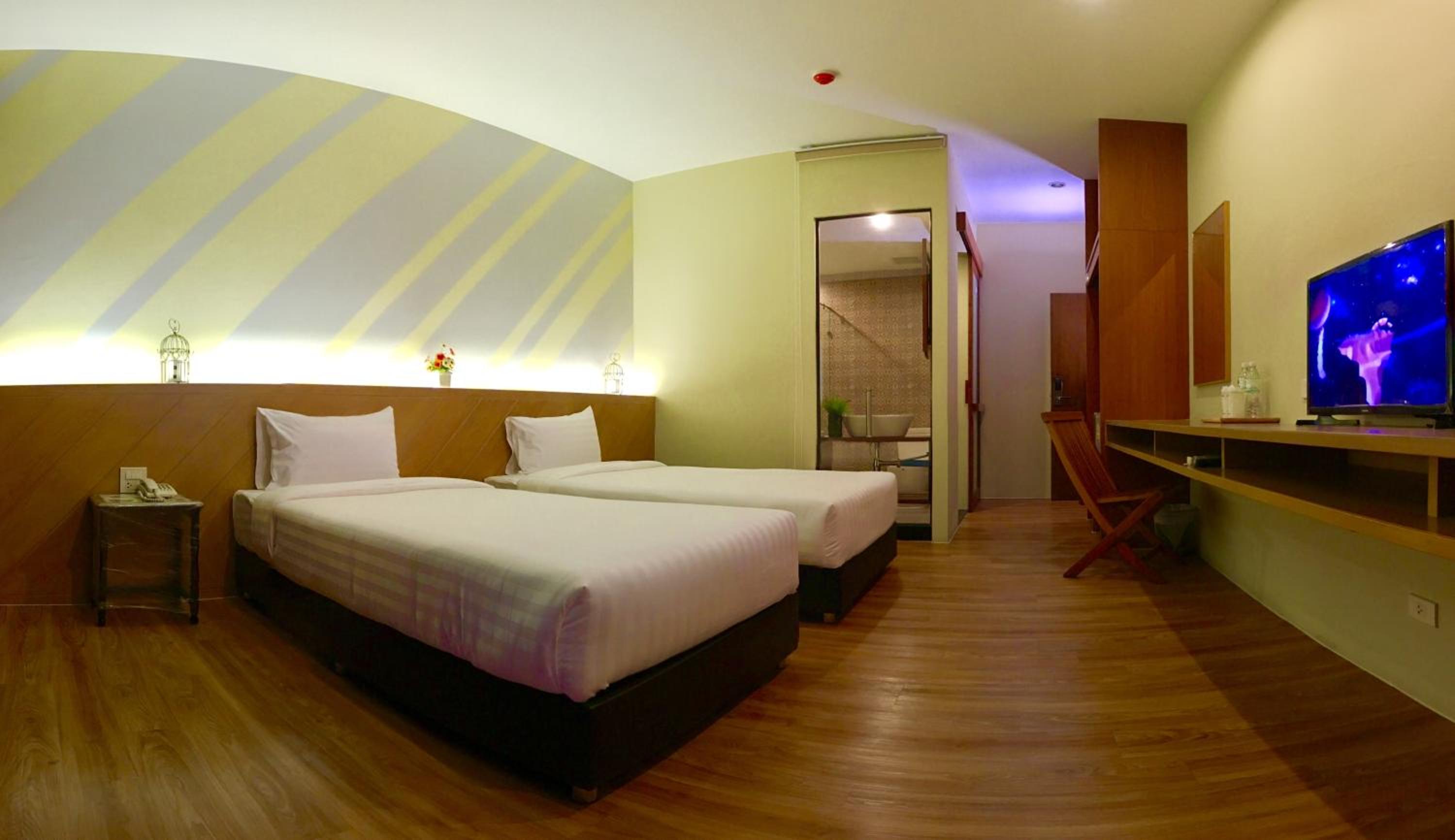 Deluxe Double or Twin Room with Sea View