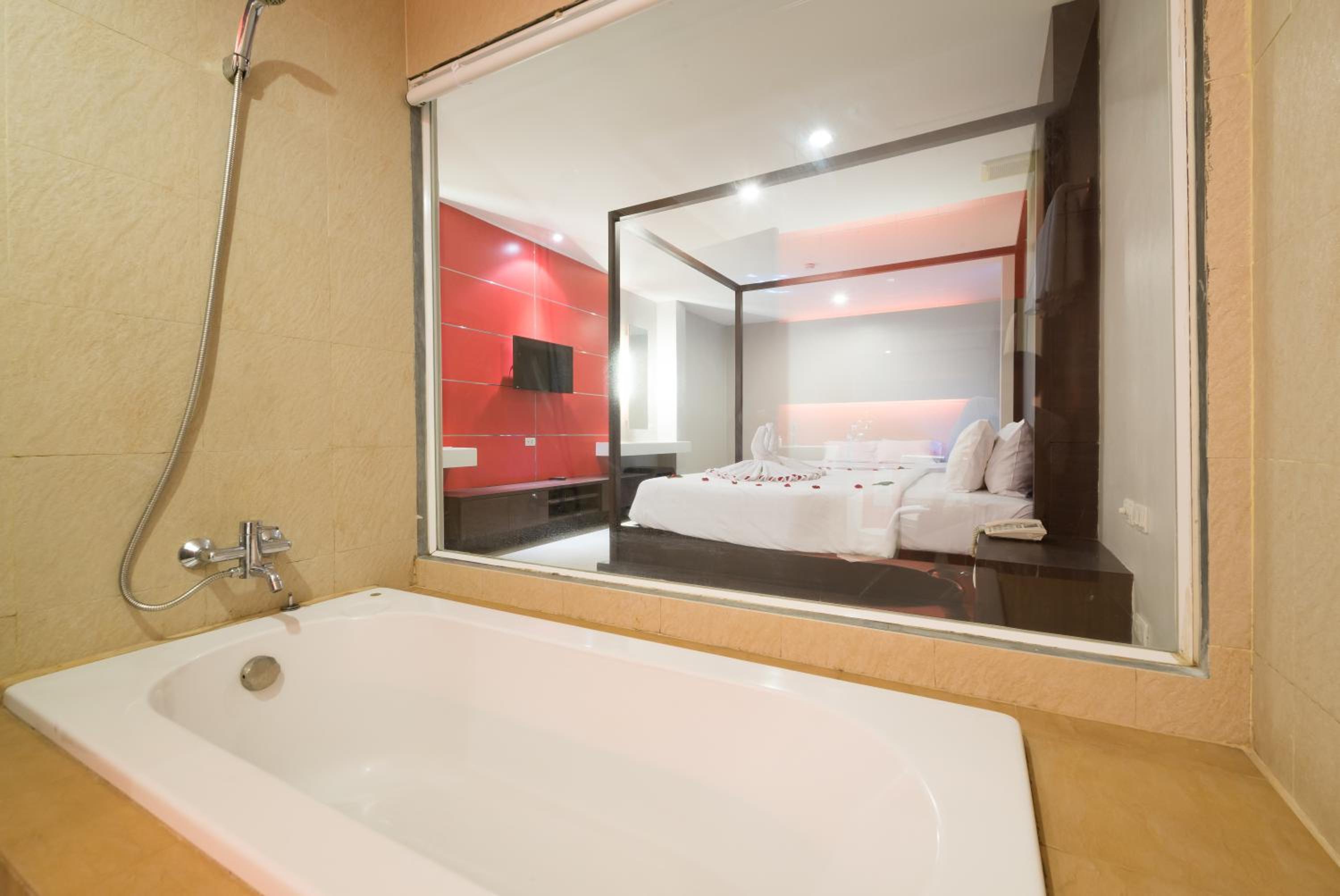 Premier Double Room with Bathtub