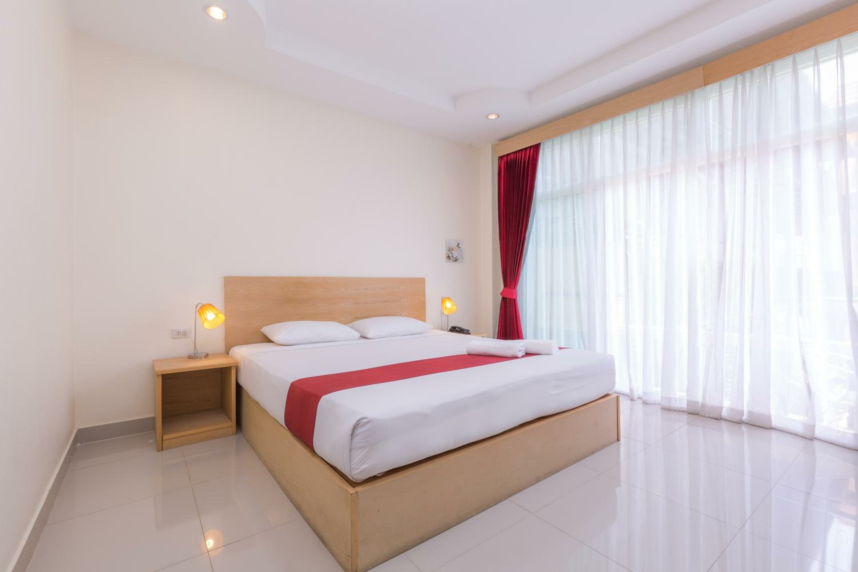 Deluxe Pool View Double or Twin Room with Balcony