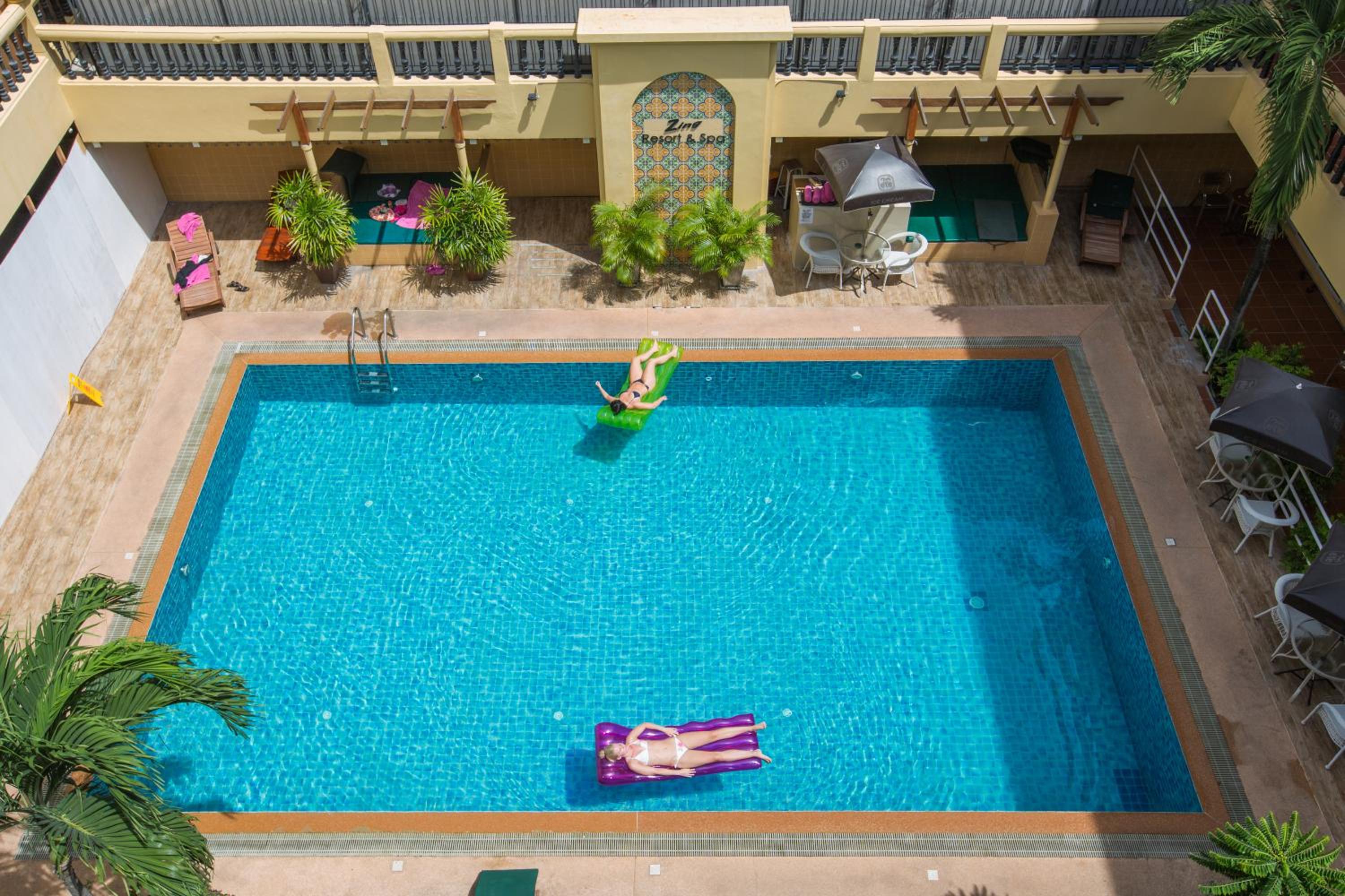 Deluxe Pool View Double or Twin Room with Balcony