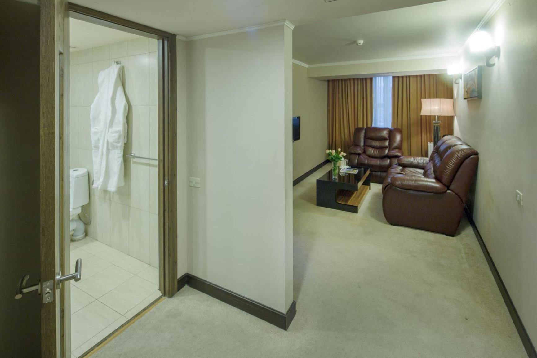 Standard Double Suite