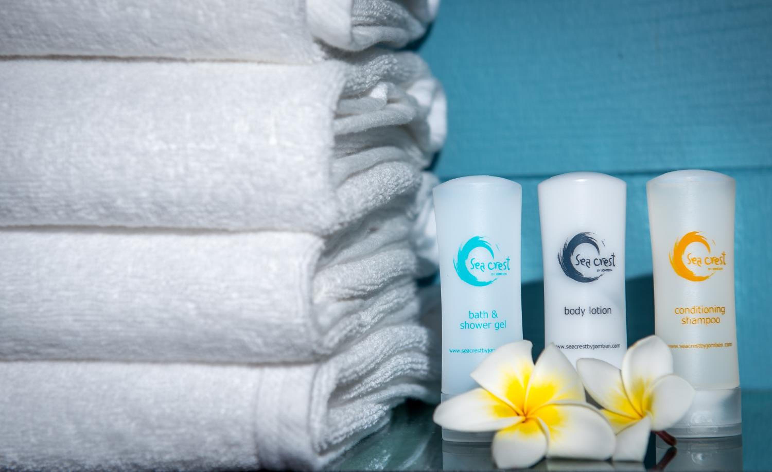 Family Room with Garden View