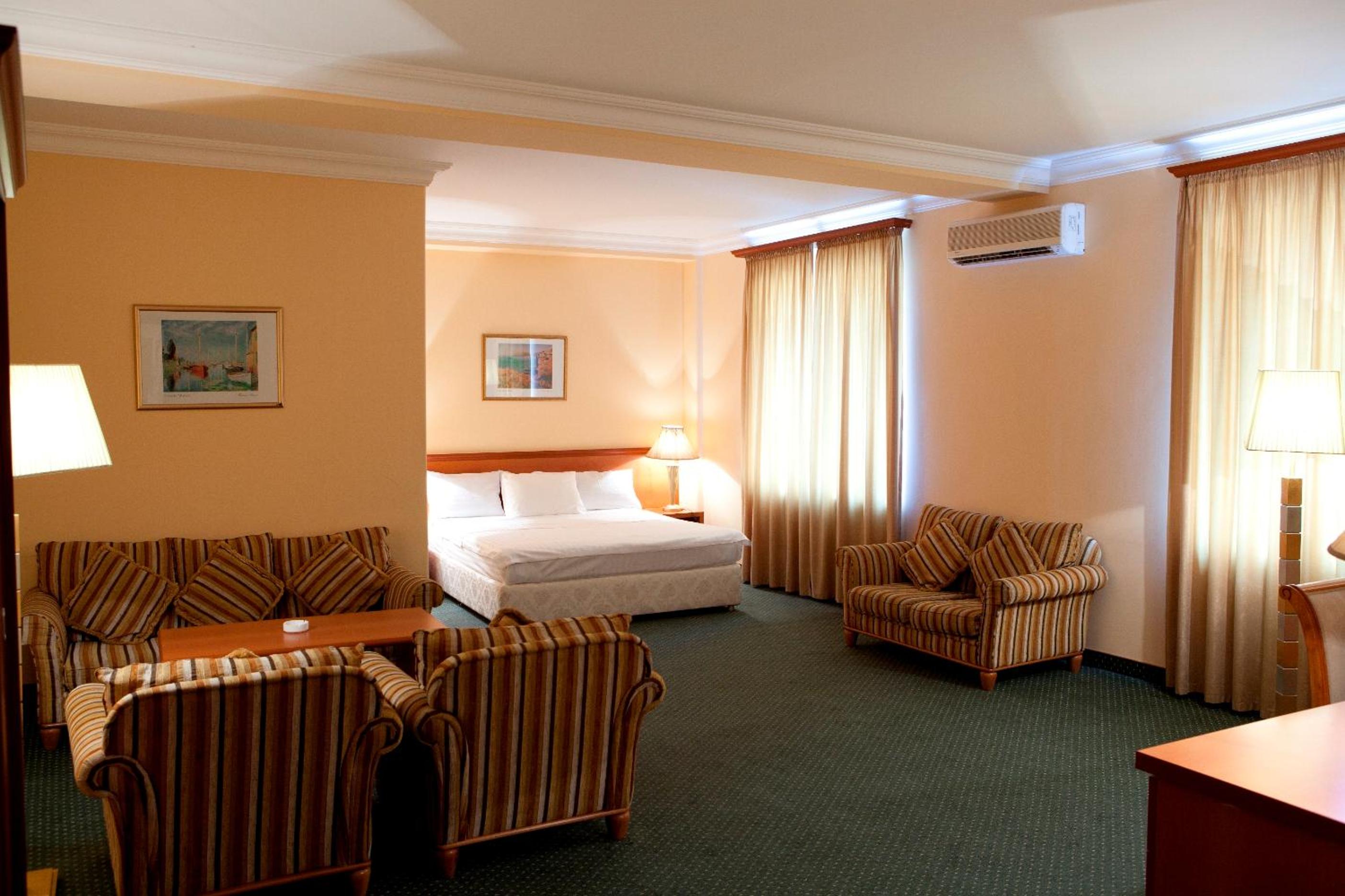 Standard Family Room