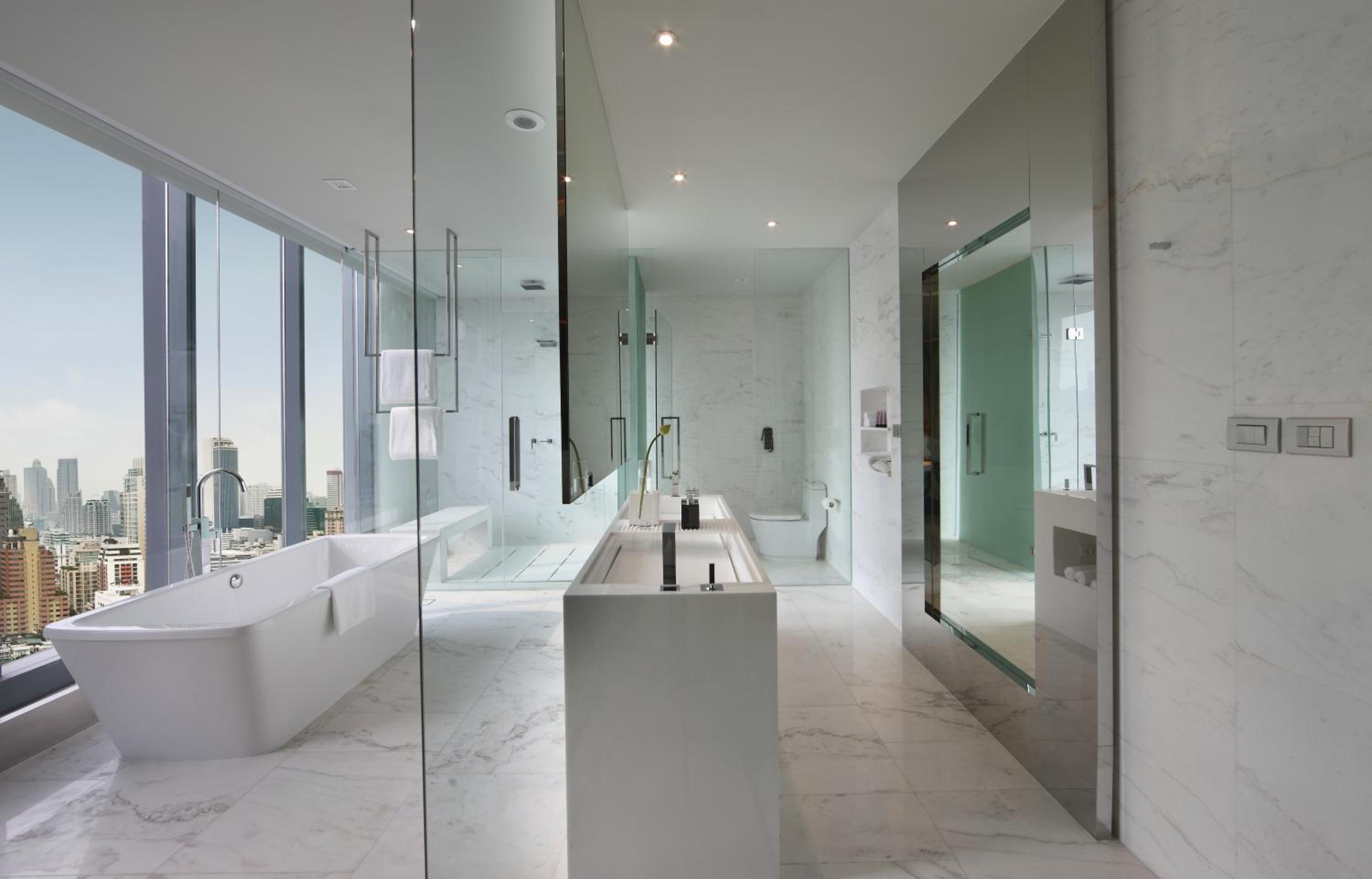 SO Lofty King Suite with Panoramic Park or City View