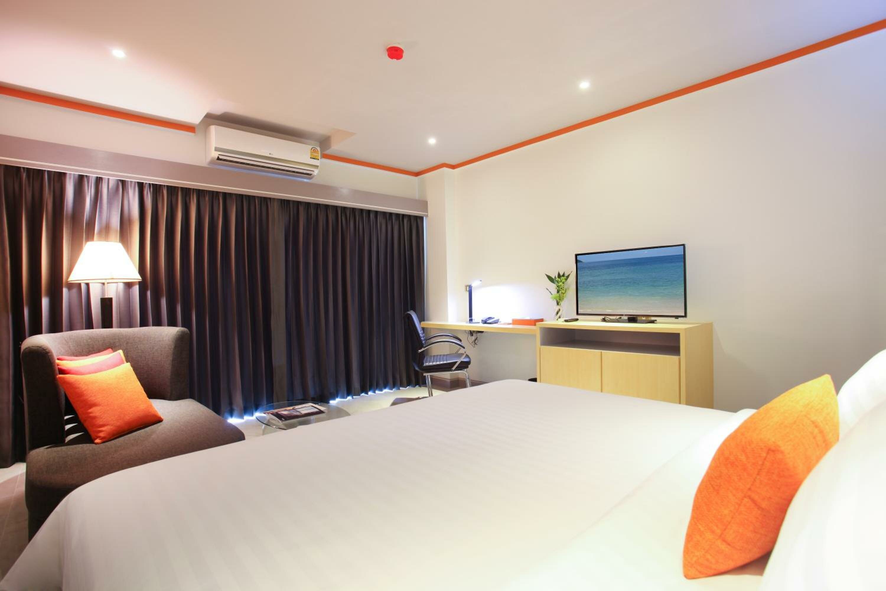 Deluxe Double or Twin Room