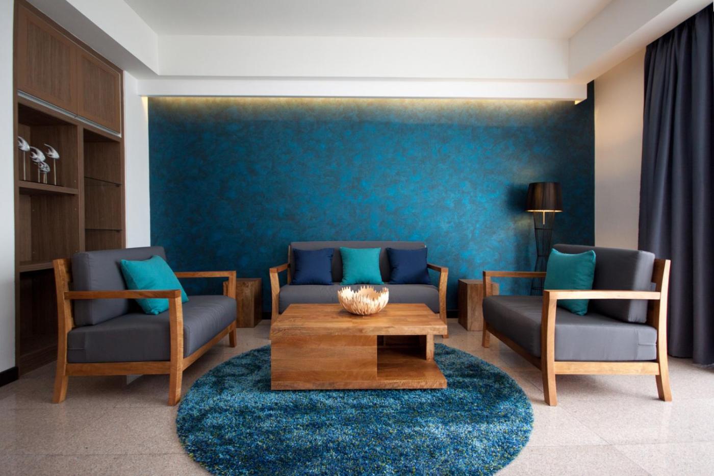 One Bedroom Suite with Bathtub