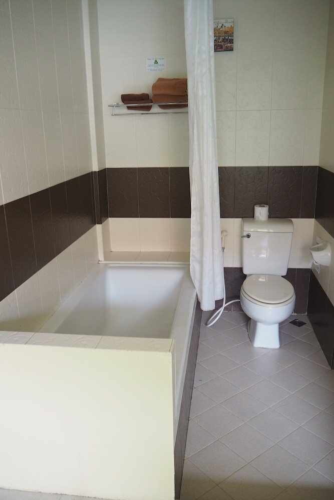 2 bedroom suite (1st floor)